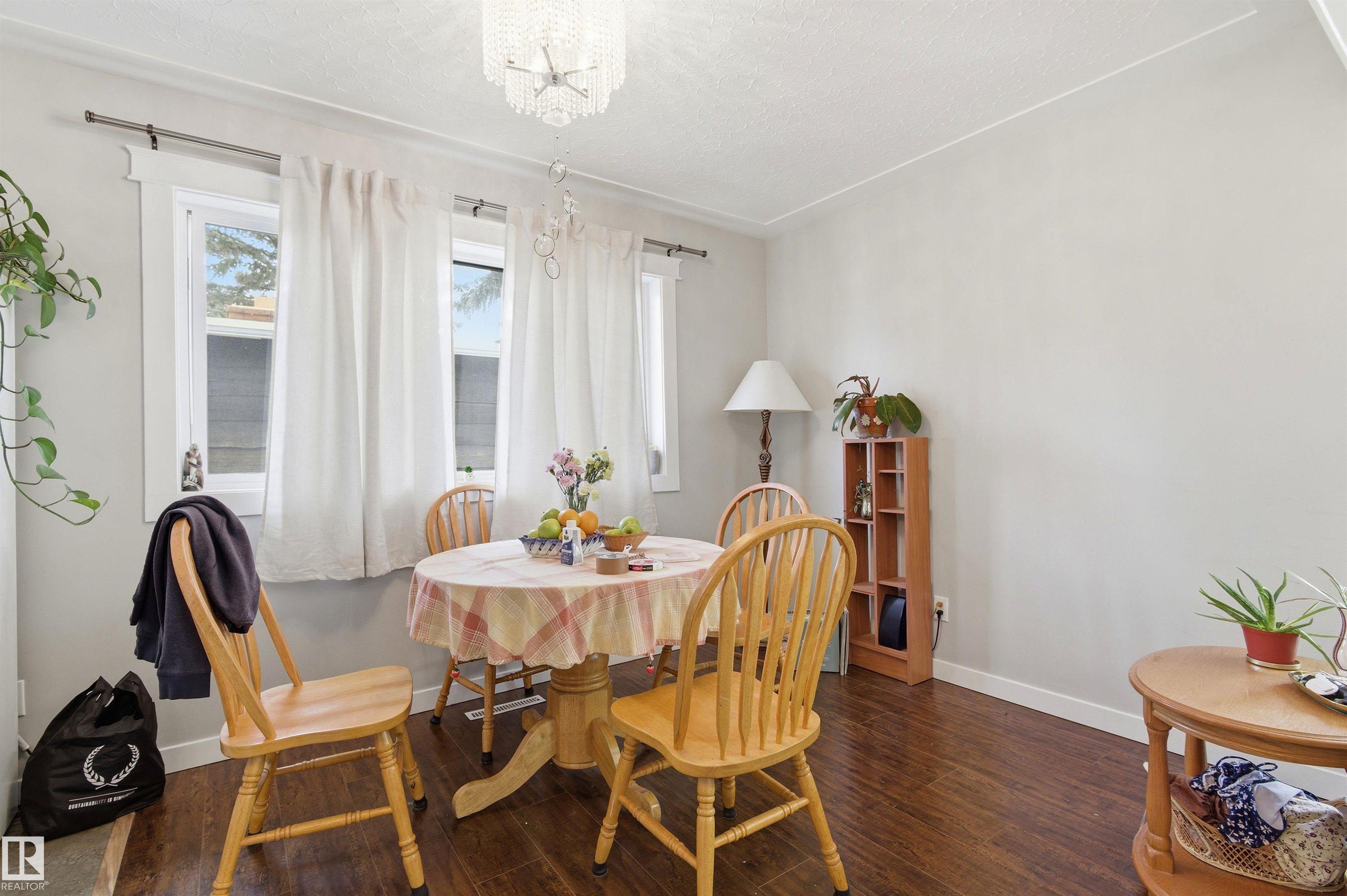 7412/7414 83 Avenue NW, Kenilworth, Edmonton