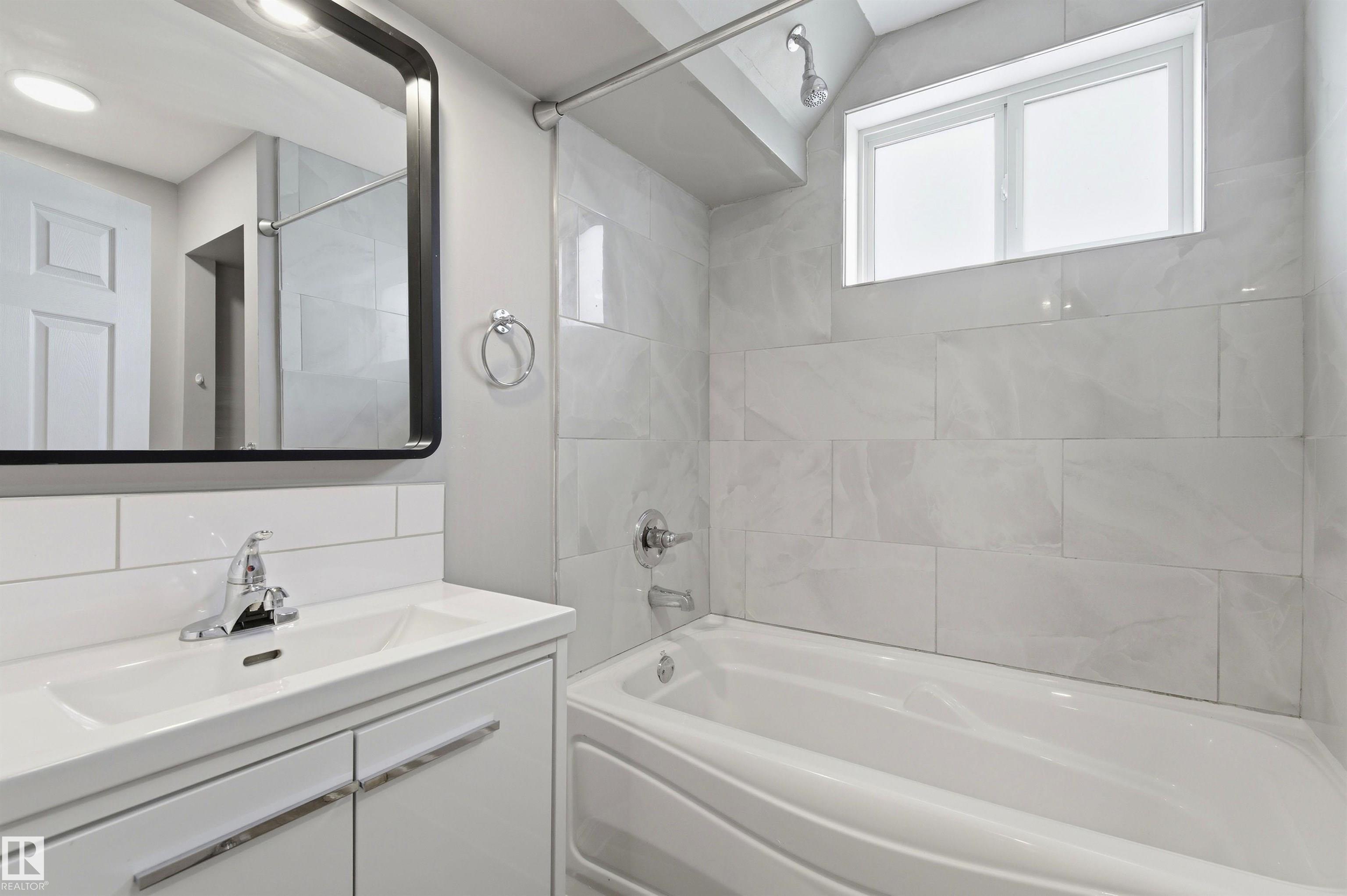 Photo 30 at 7412/7414 83 Avenue NW, Kenilworth, Edmonton