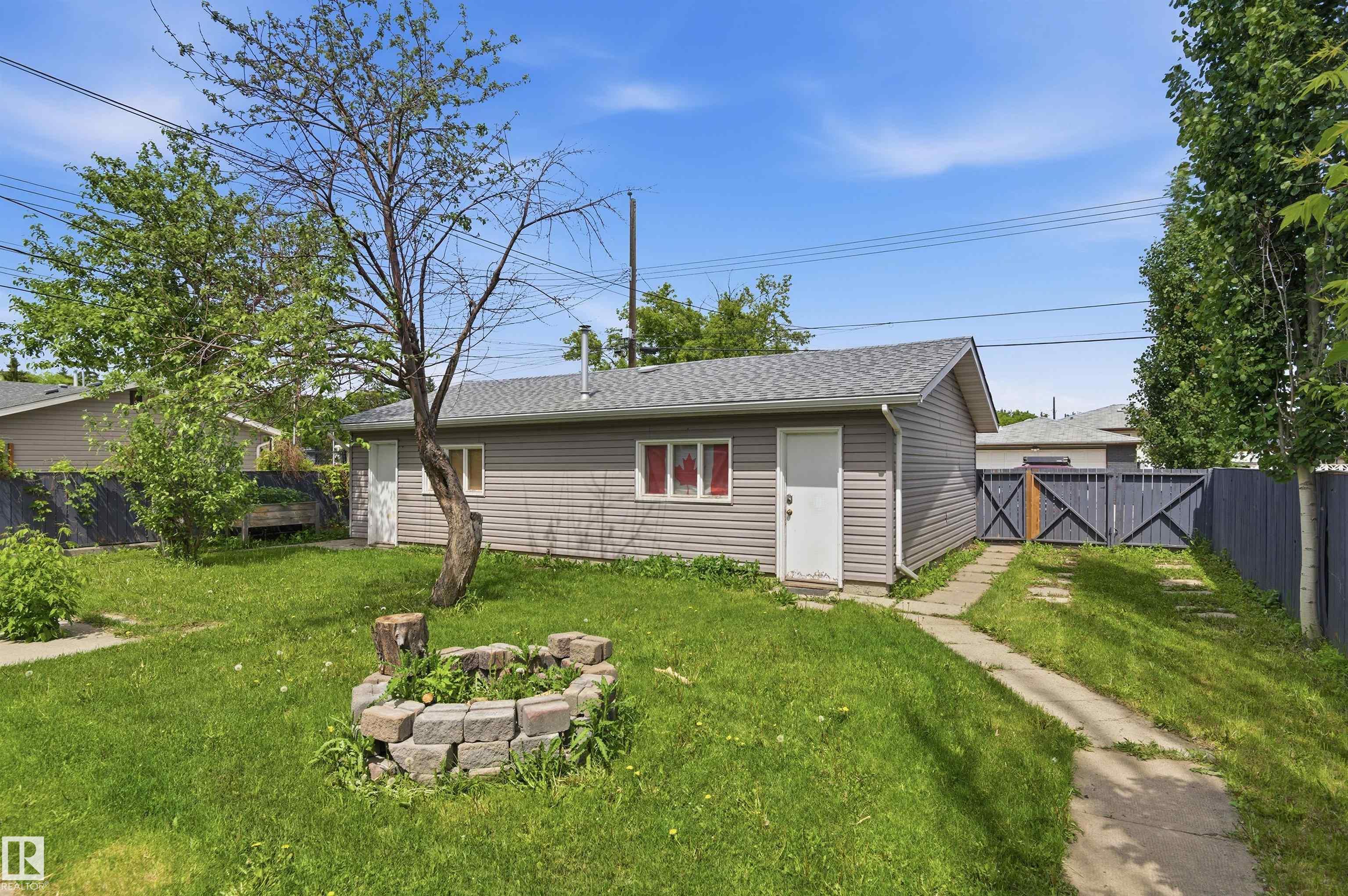 Photo 33 at 7412/7414 83 Avenue NW, Kenilworth, Edmonton
