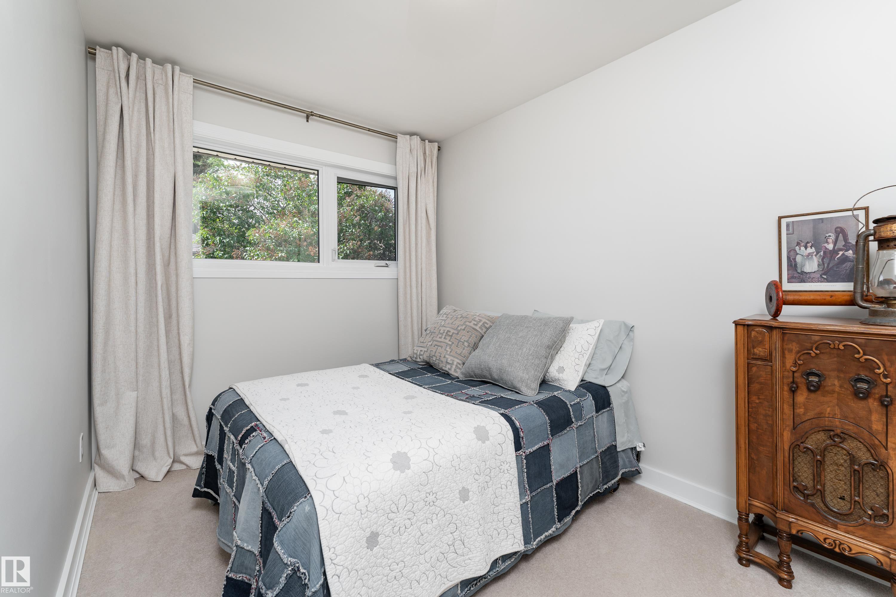Photo 16 at 7223 95 Avenue NW, Ottewell, Edmonton