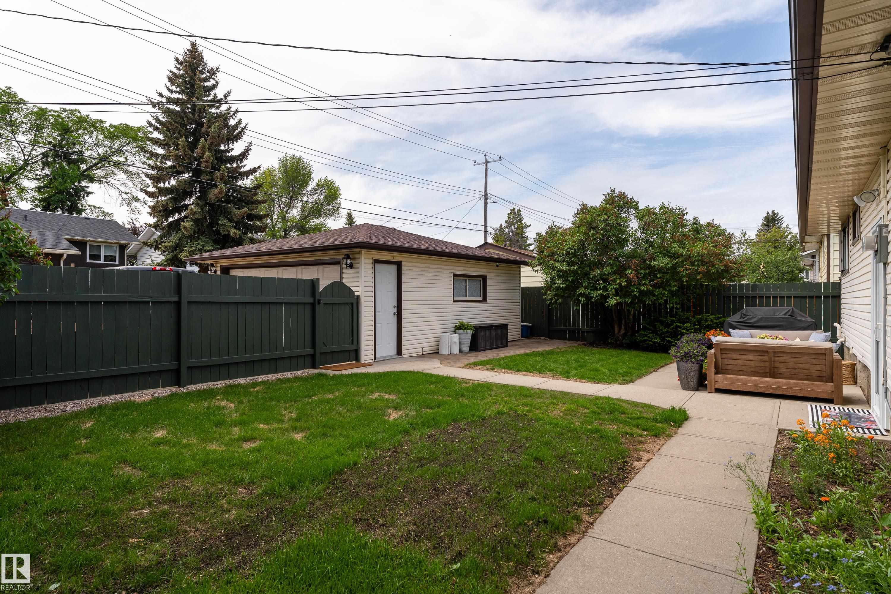 Photo 32 at 7223 95 Avenue NW, Ottewell, Edmonton