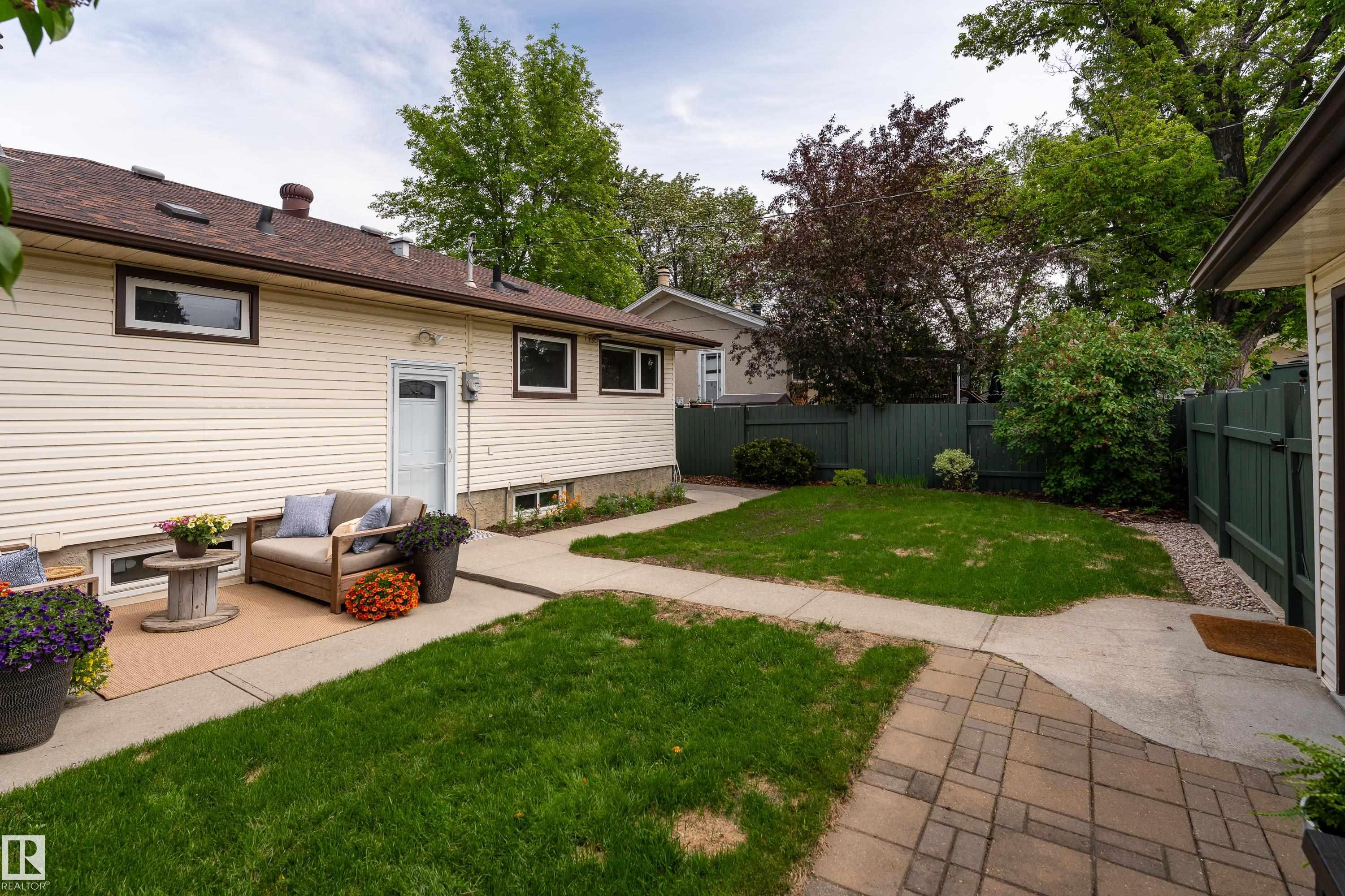 Photo 33 at 7223 95 Avenue NW, Ottewell, Edmonton