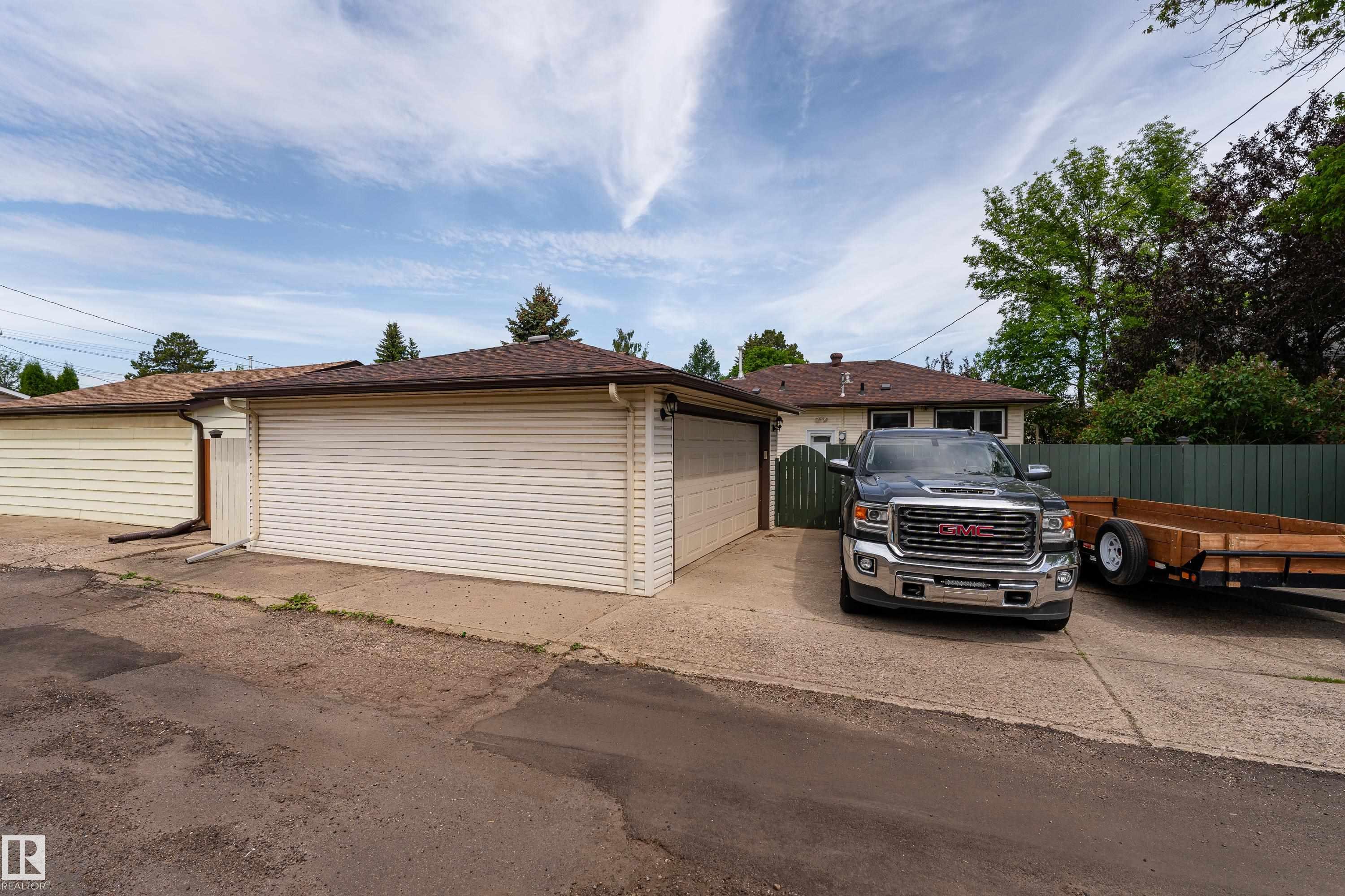 Photo 38 at 7223 95 Avenue NW, Ottewell, Edmonton