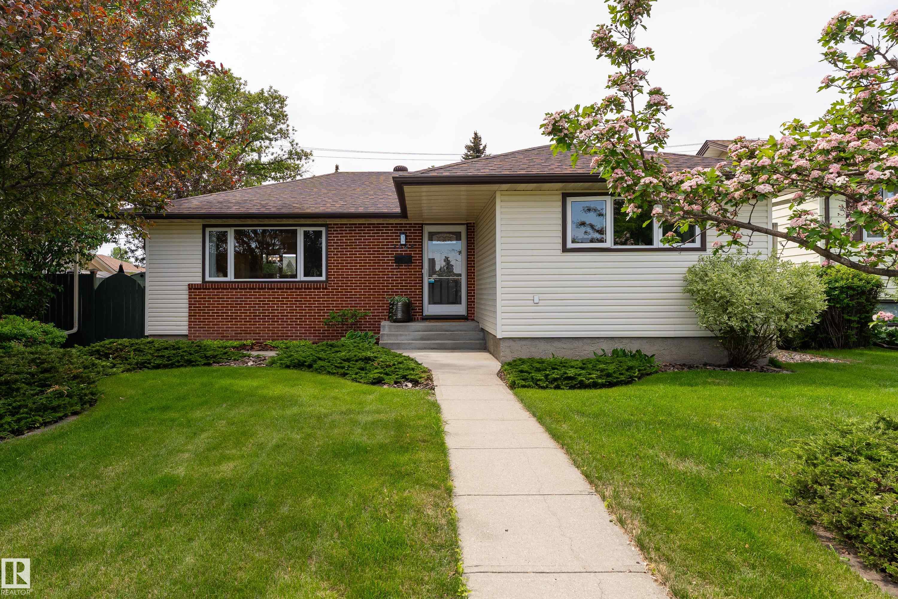 Photo 39 at 7223 95 Avenue NW, Ottewell, Edmonton