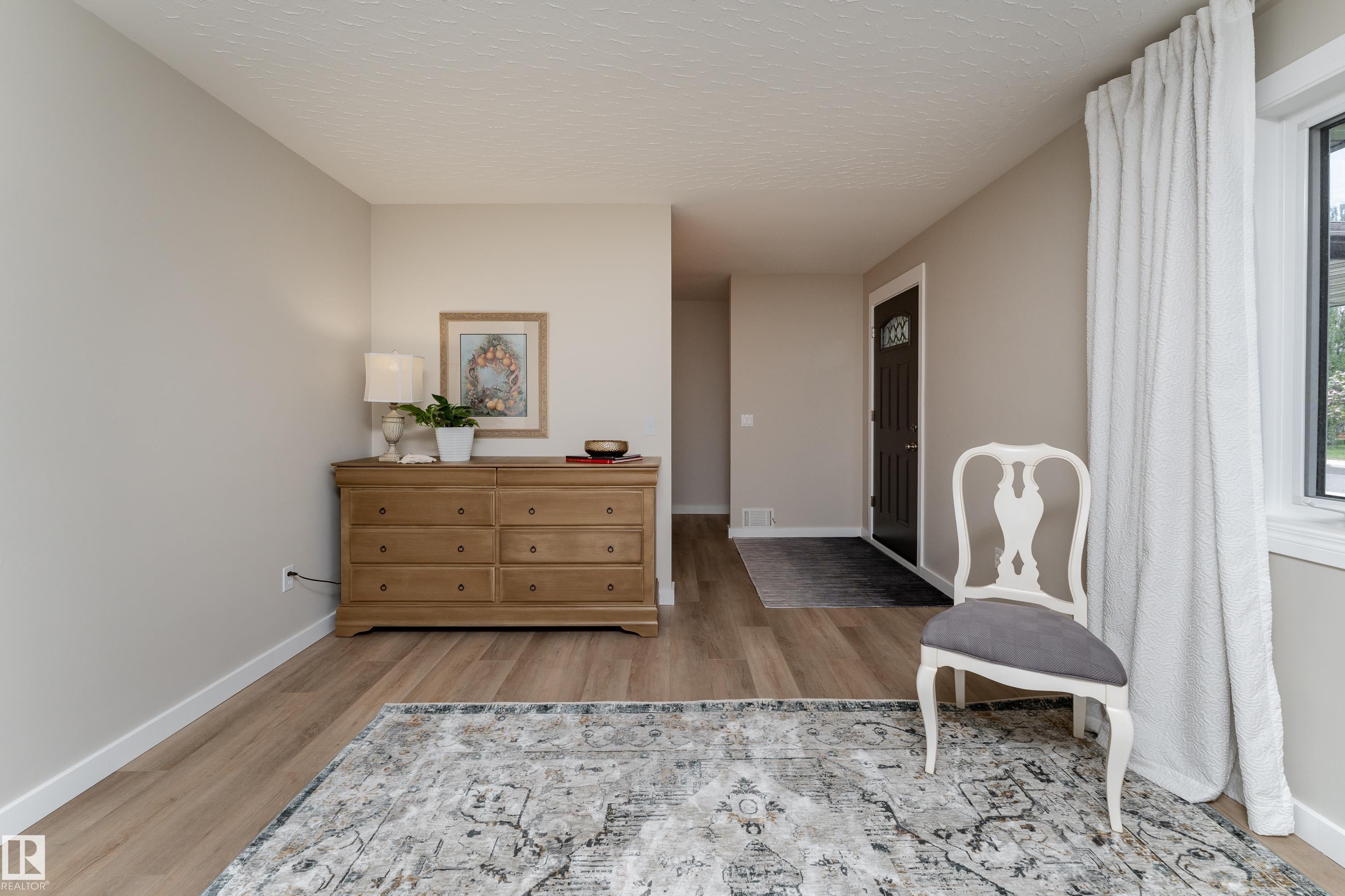 Photo 7 at 7223 95 Avenue NW, Ottewell, Edmonton