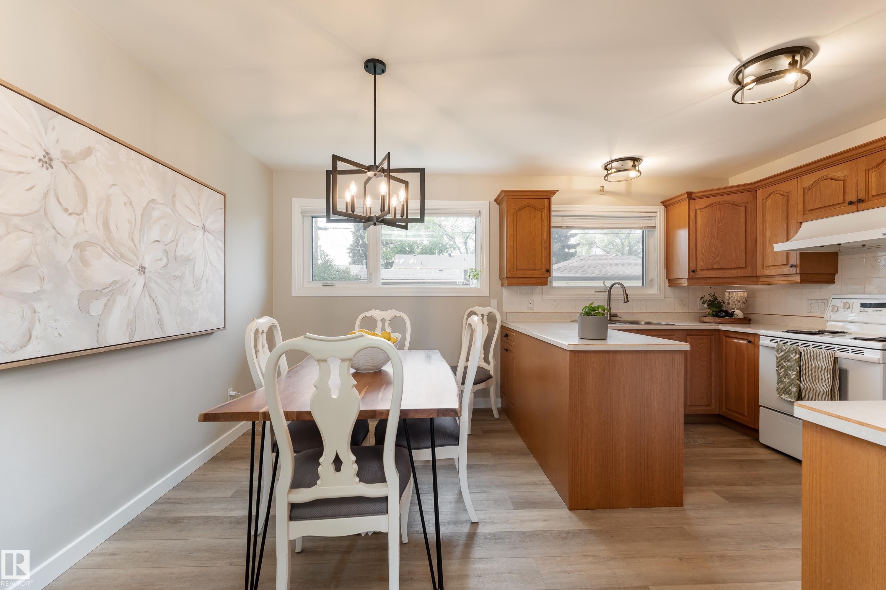 Photo 8 at 7223 95 Avenue NW, Ottewell, Edmonton
