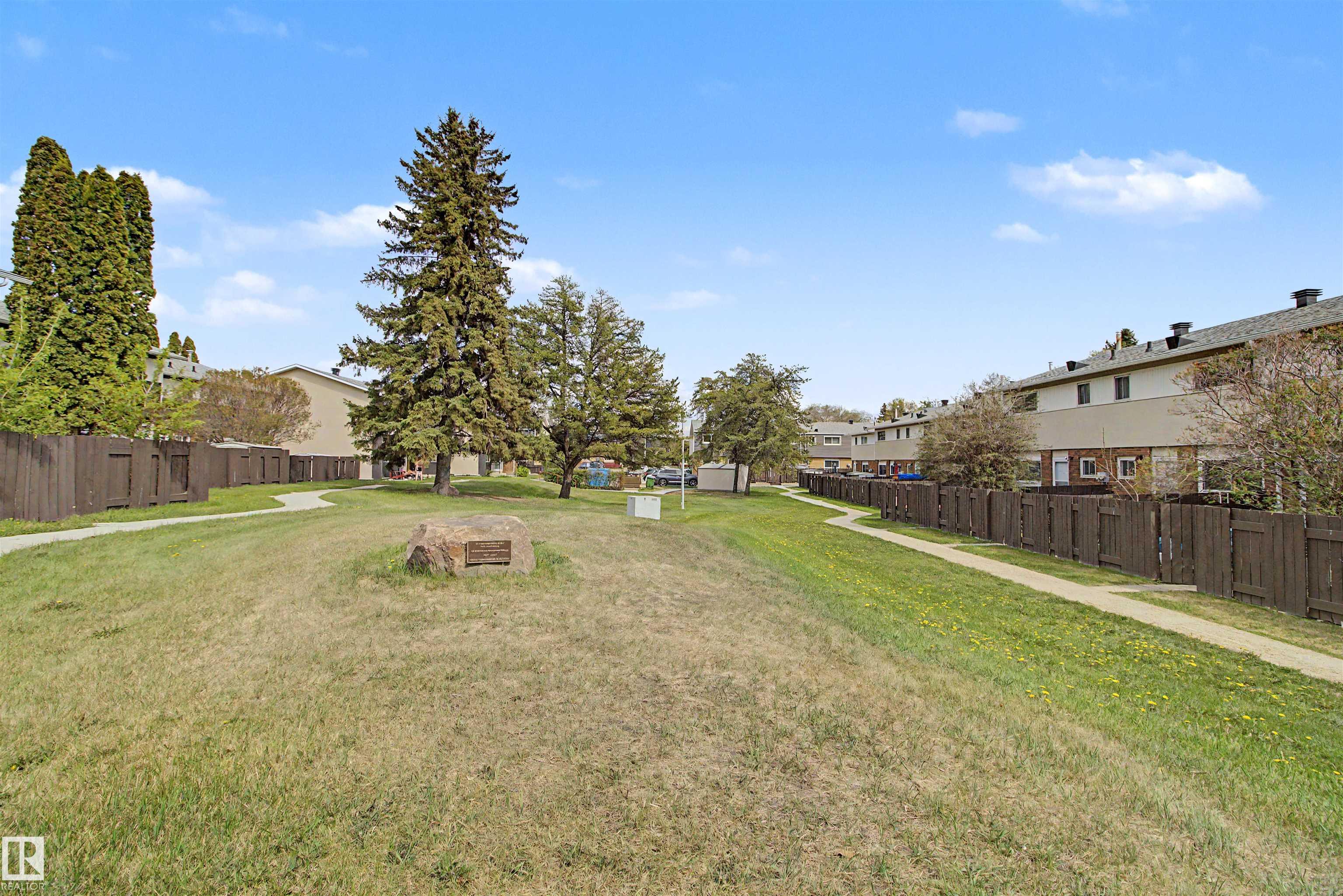 Photo 29 at 5724 143 Avenue NW, York, Edmonton
