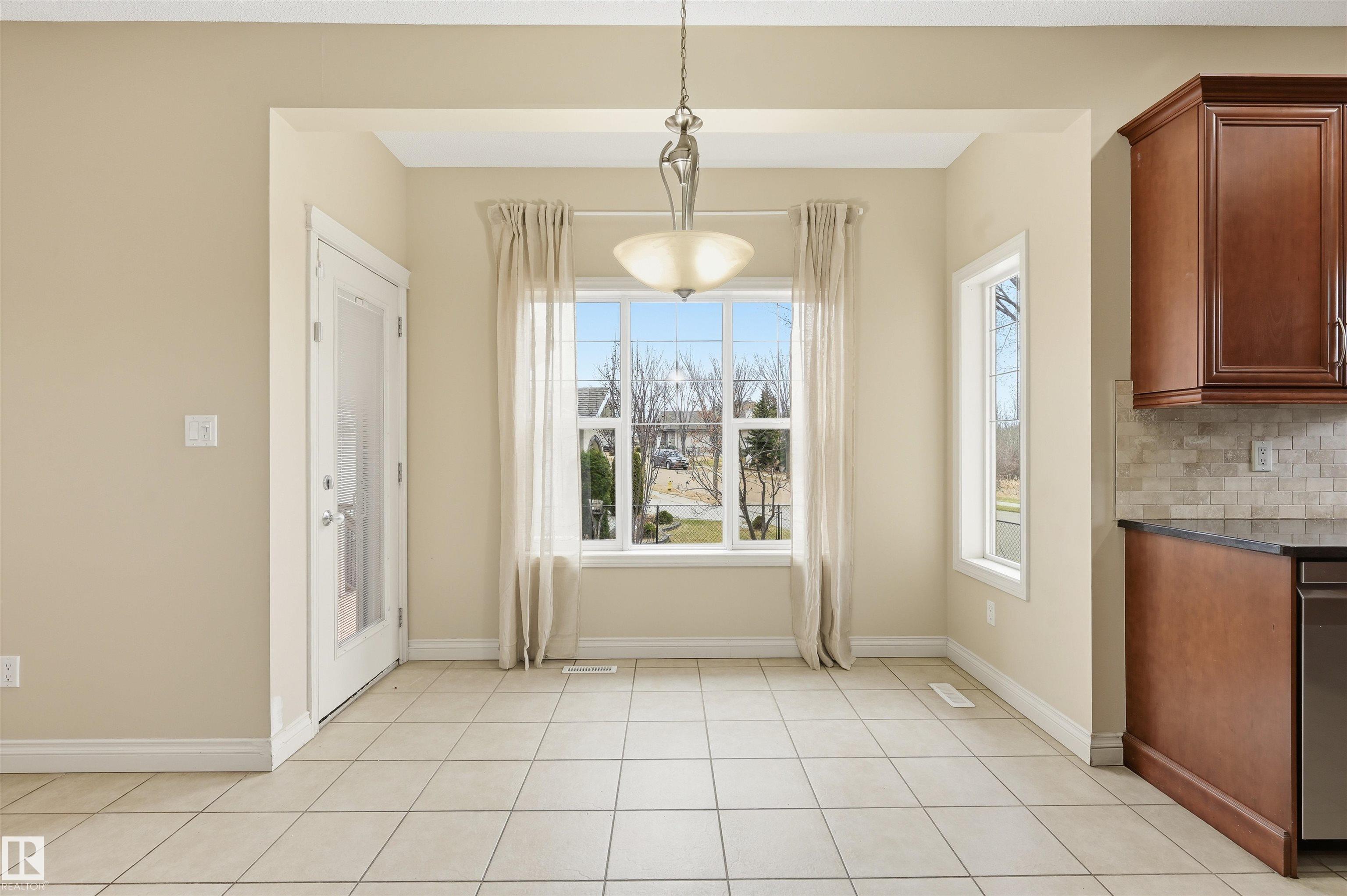 Photo 9 at 976 Hollingsworth Bend NW, Hodgson, Edmonton