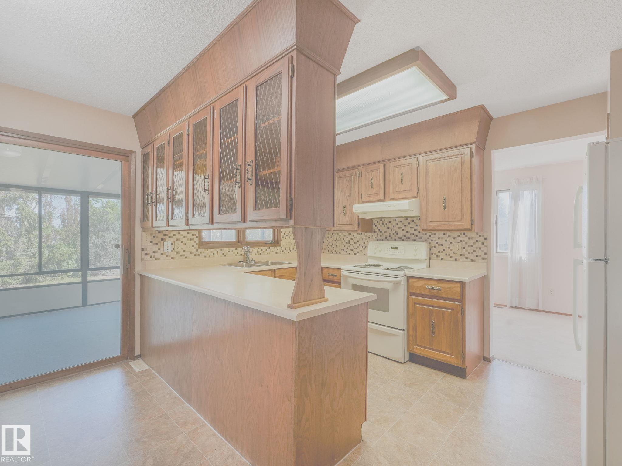 Photo 11 at 18514 86a Avenue NW, Aldergrove, Edmonton