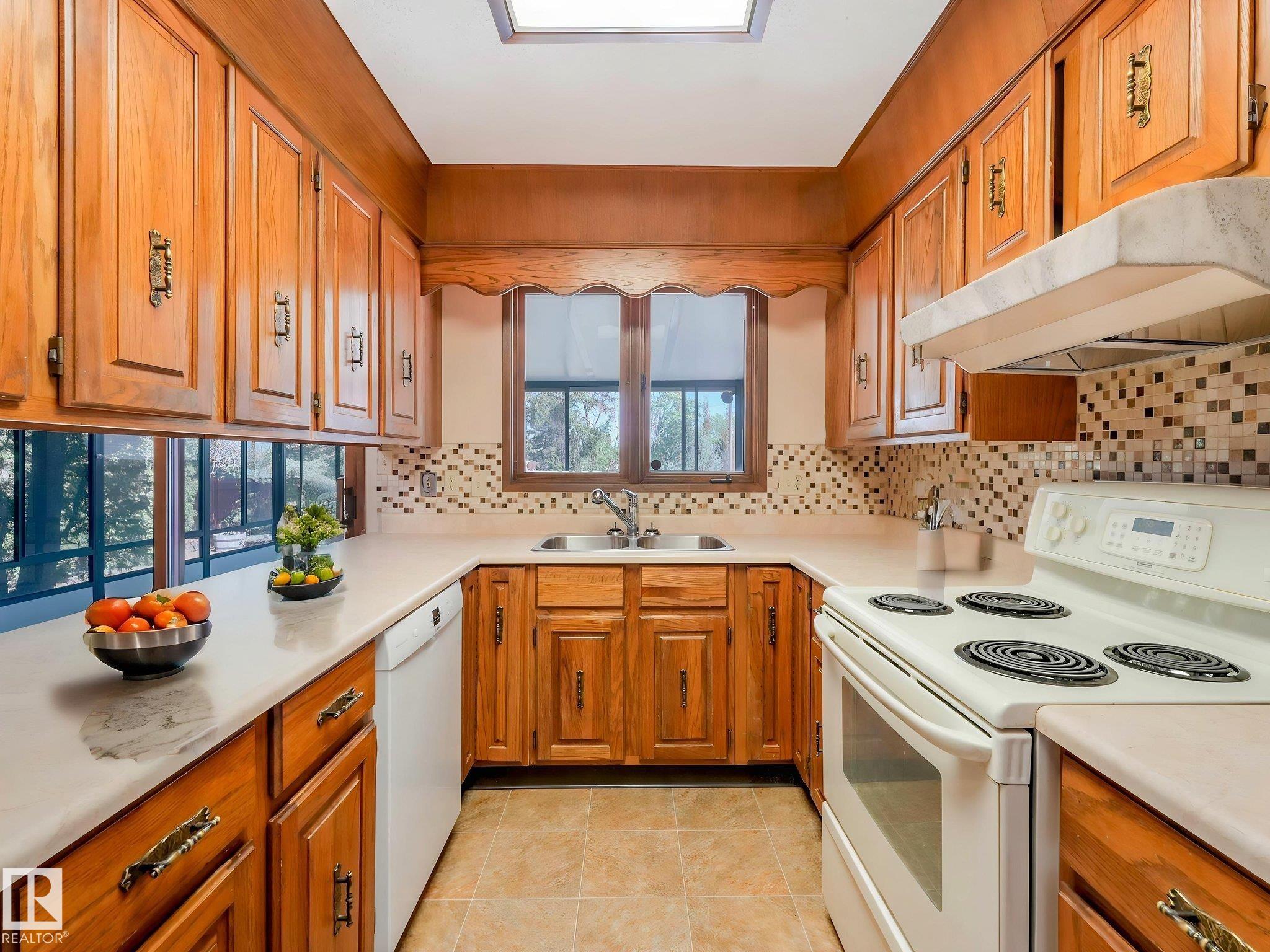 Photo 13 at 18514 86a Avenue NW, Aldergrove, Edmonton