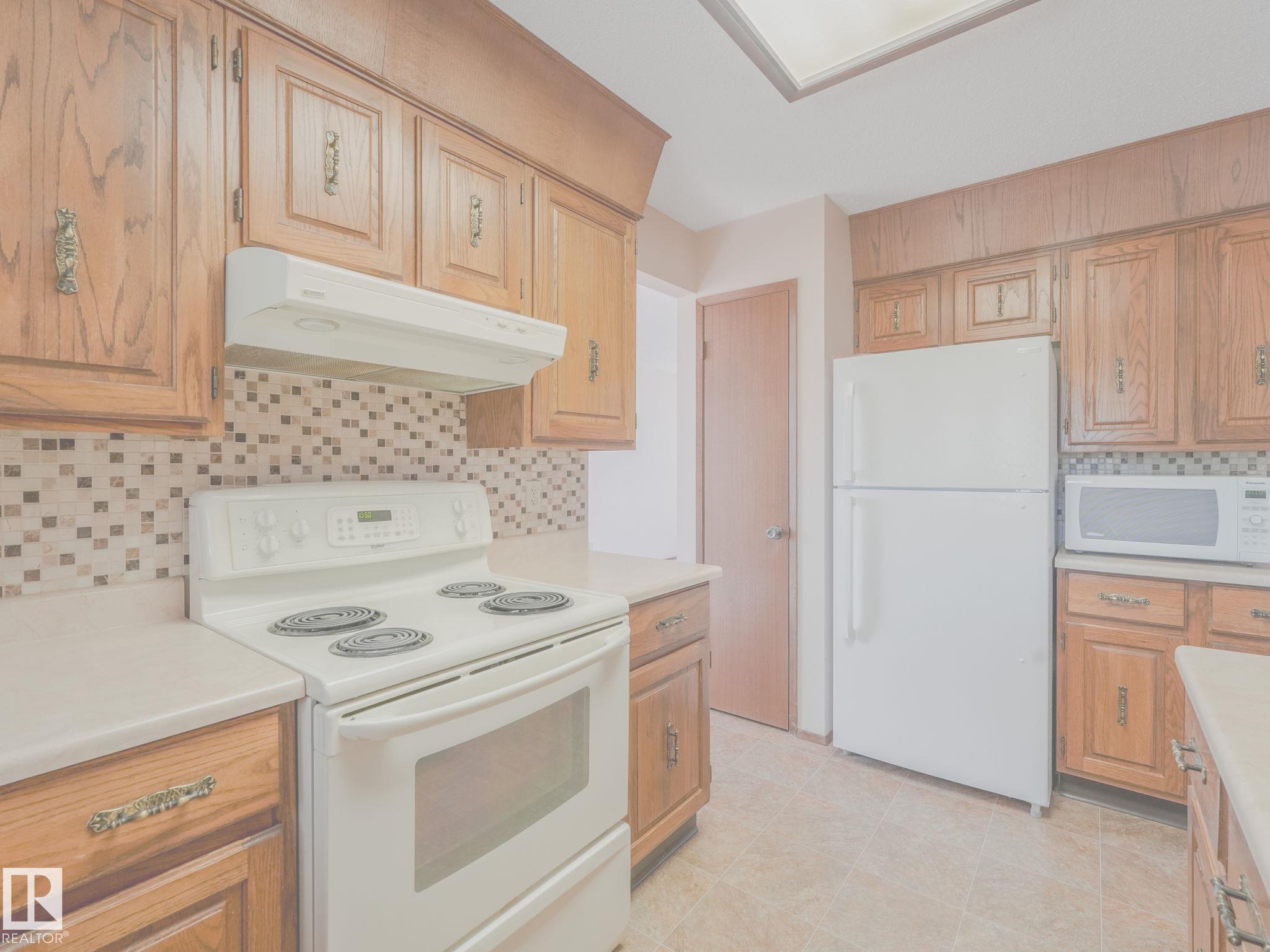 Photo 15 at 18514 86a Avenue NW, Aldergrove, Edmonton