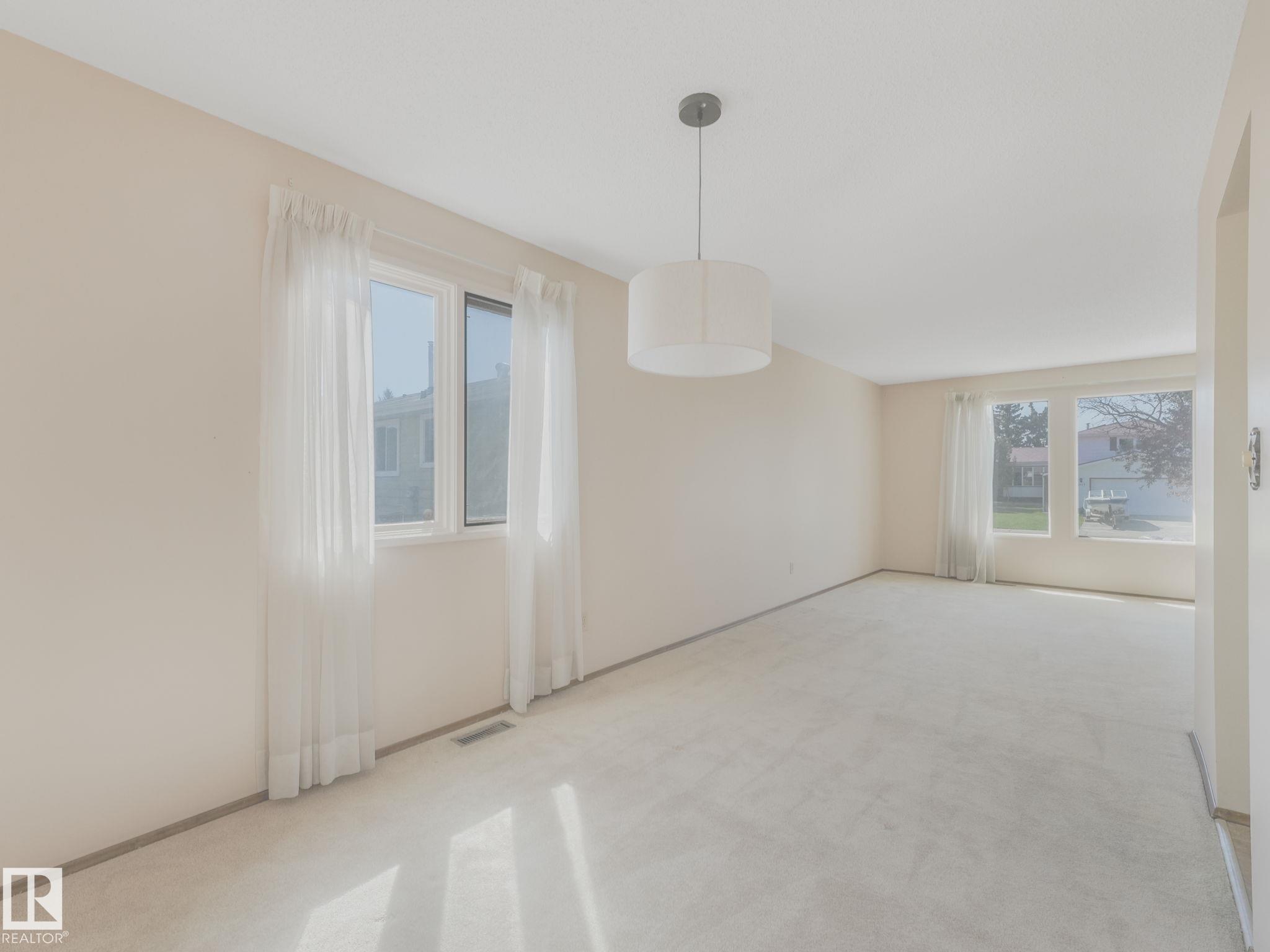 Photo 8 at 18514 86a Avenue NW, Aldergrove, Edmonton