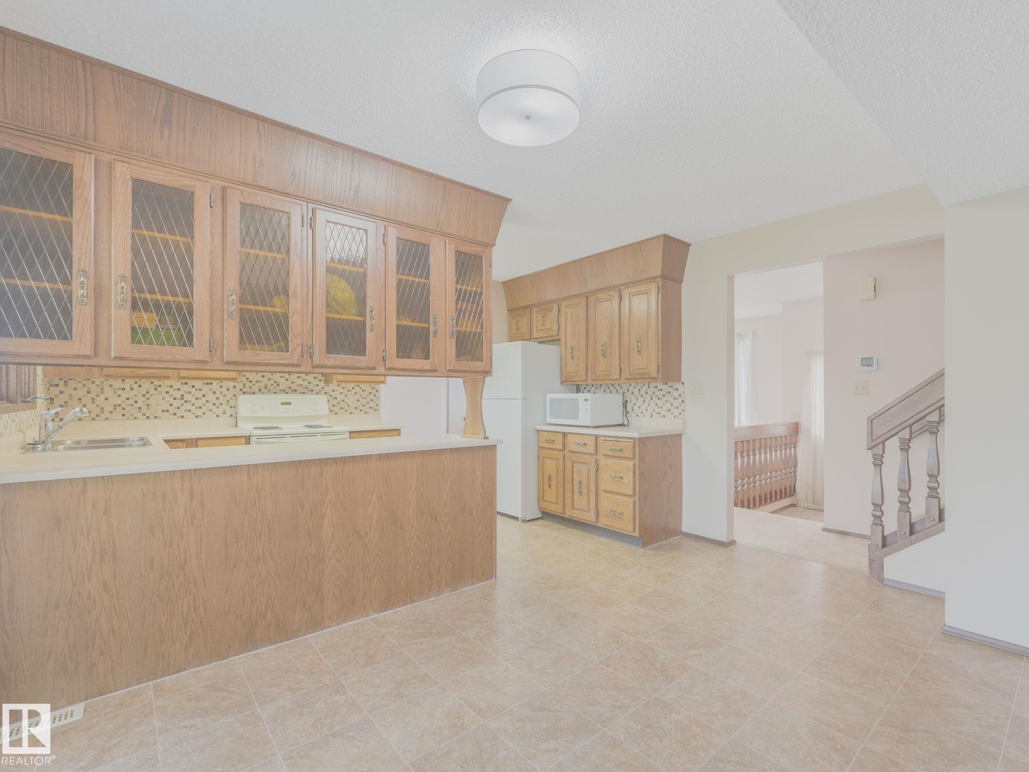 Photo 10 at 18514 86a Avenue NW, Aldergrove, Edmonton