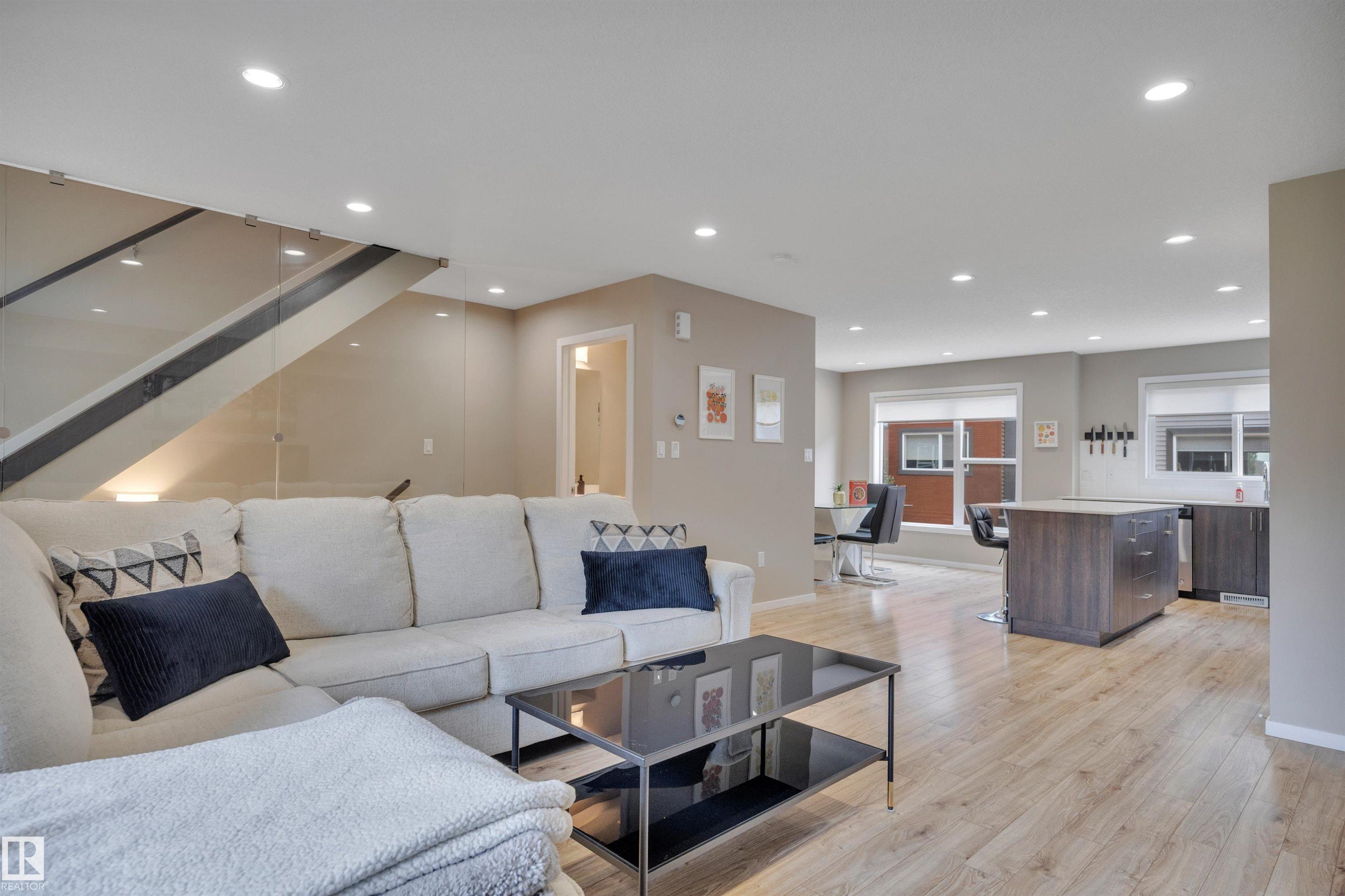 Photo 10 at 46 - 1075 Rosenthal Boulevard NW, Rosenthal, Edmonton