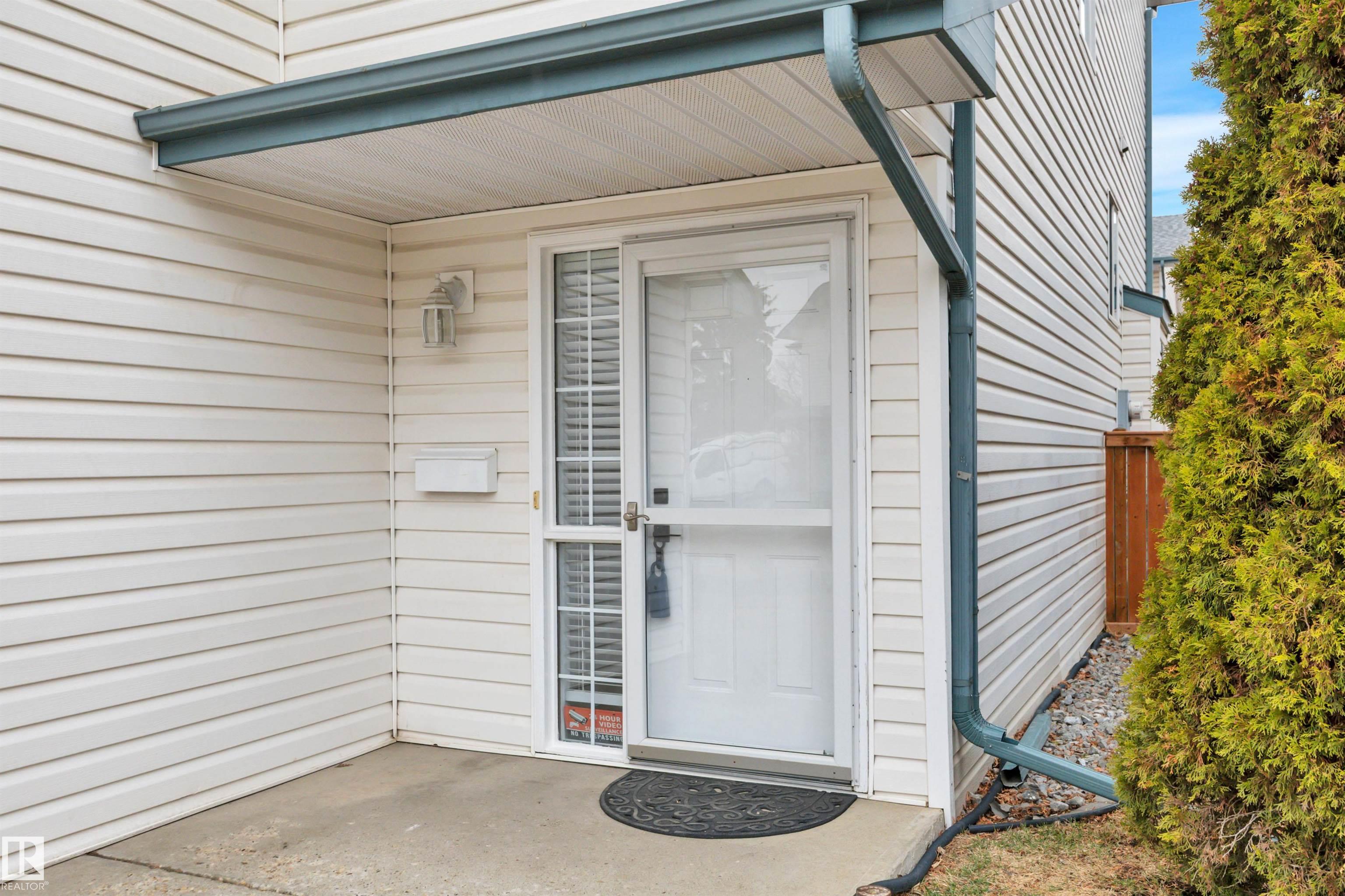 9 - 843 Youville Drive NW, Tawa, Edmonton