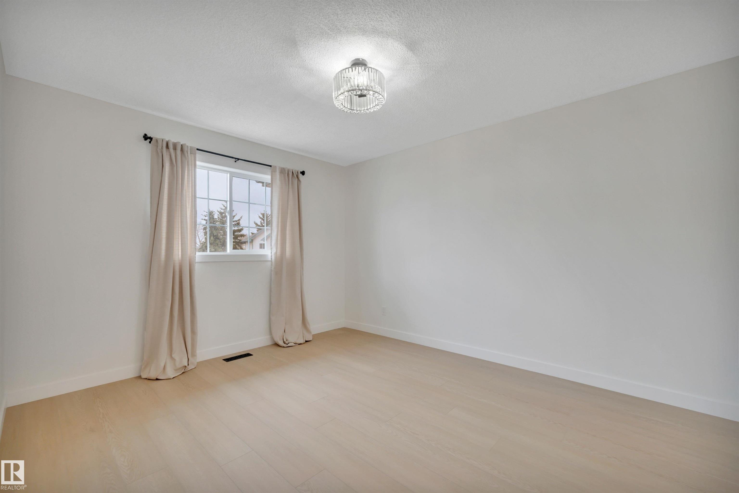 Photo 26 at 9 - 843 Youville Drive NW, Tawa, Edmonton