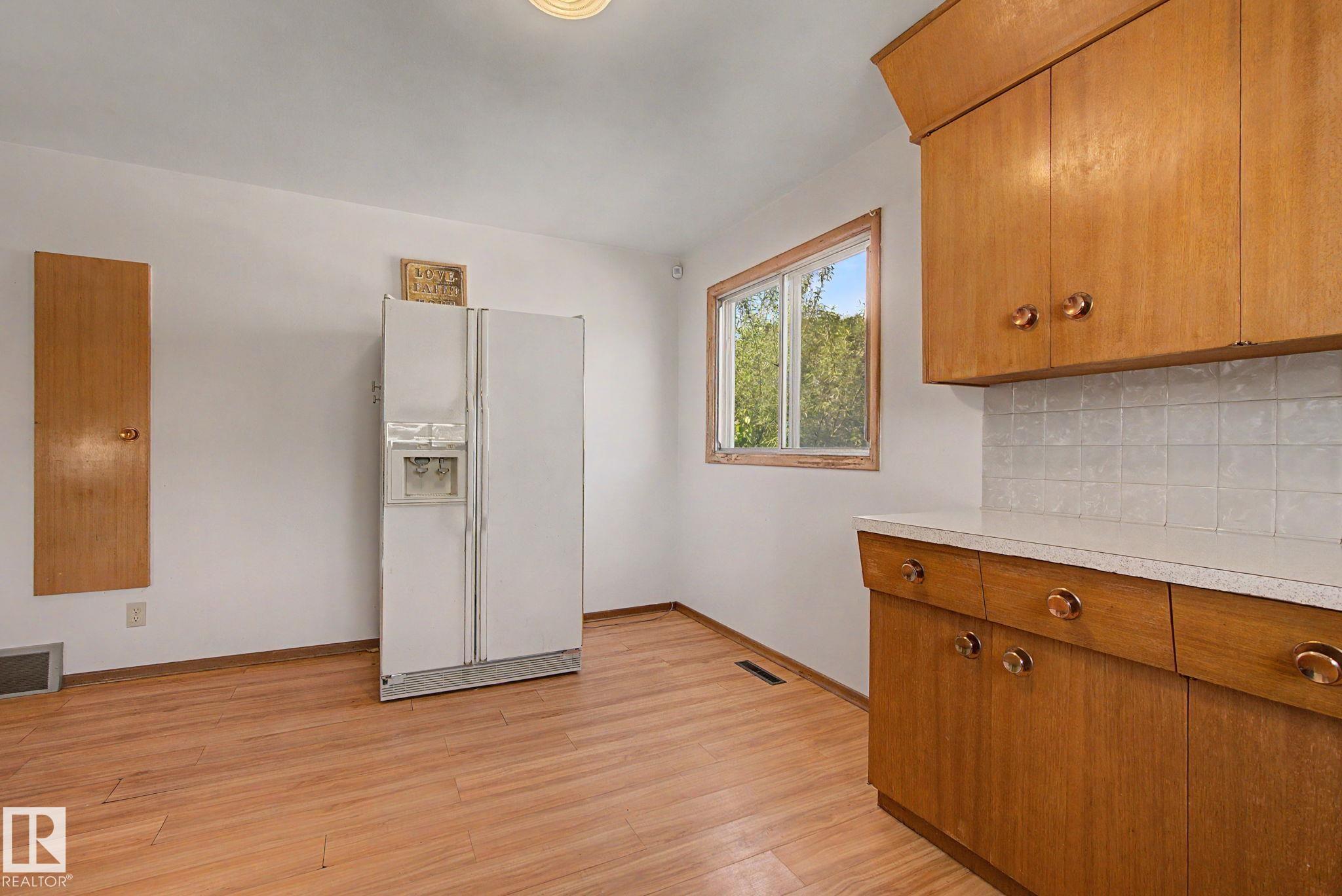 Photo 12 at 5103 54 Avenue, Old Town, Stony Plain