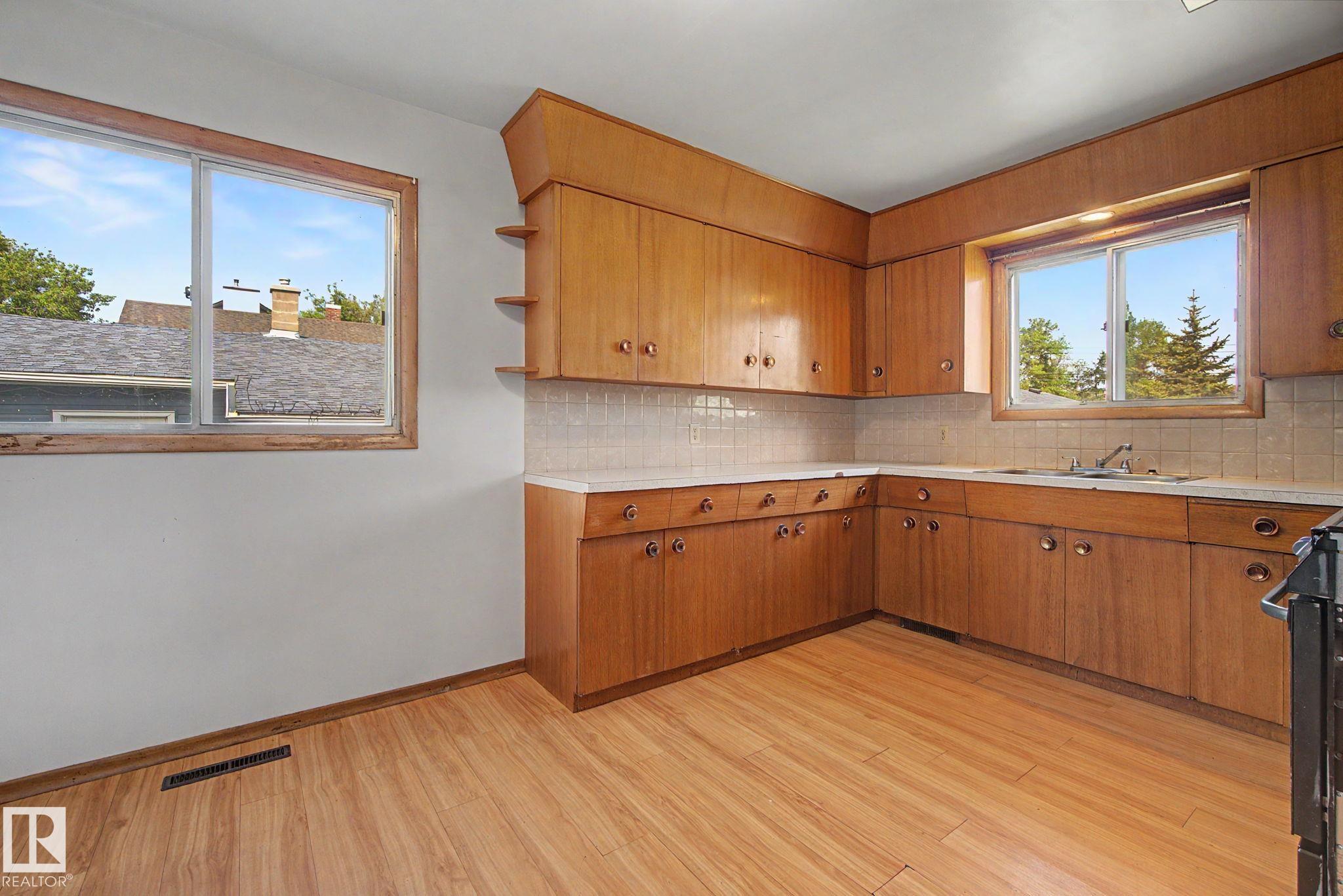 Photo 9 at 5103 54 Avenue, Old Town, Stony Plain