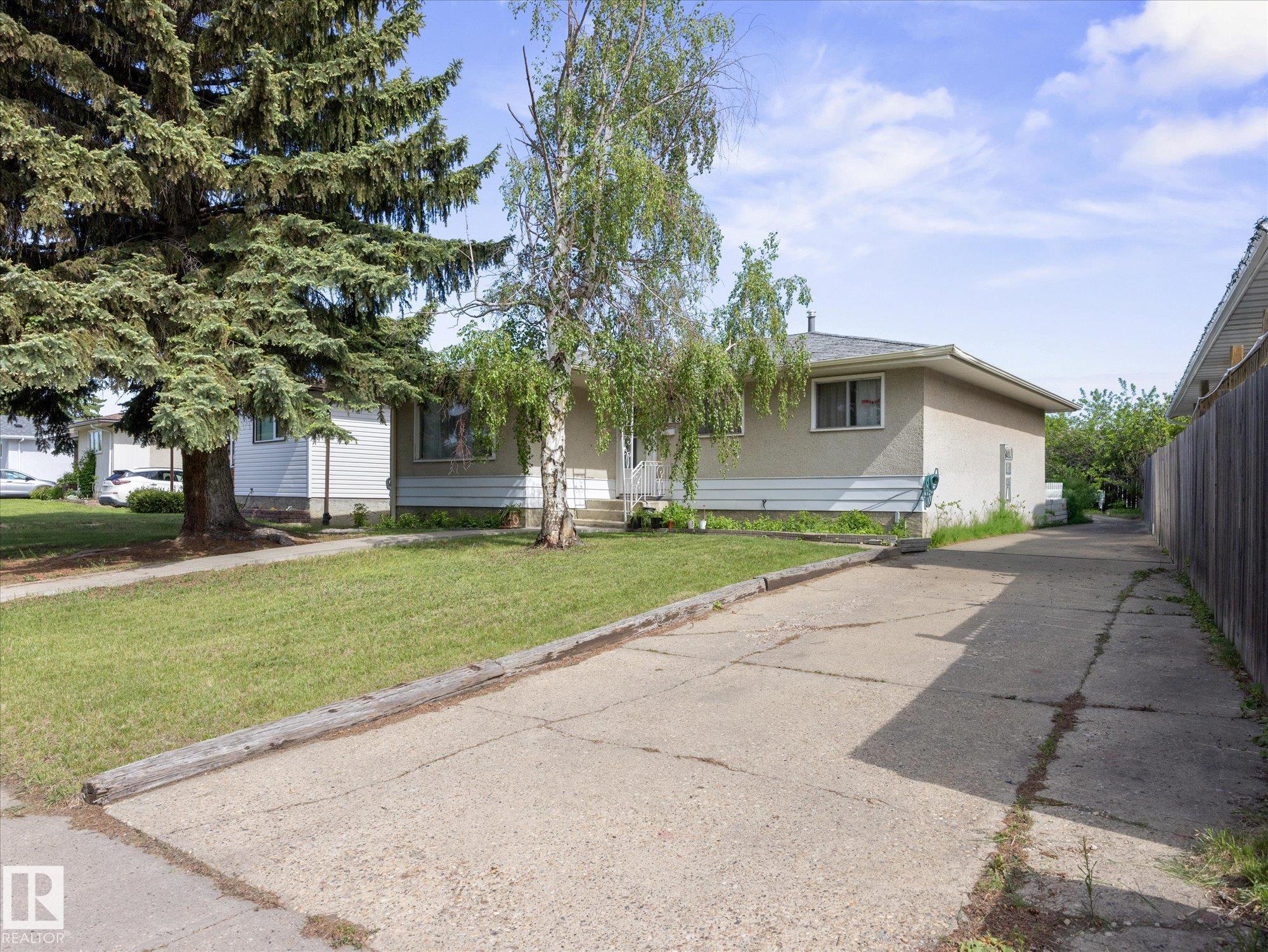 11408 165 Avenue NW, Dunluce, Edmonton
