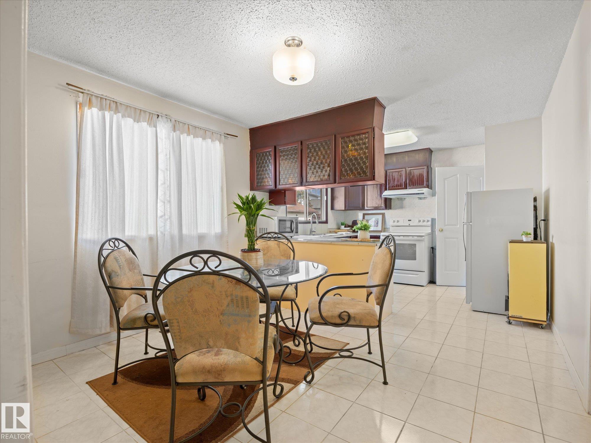 Photo 11 at 11408 165 Avenue NW, Dunluce, Edmonton