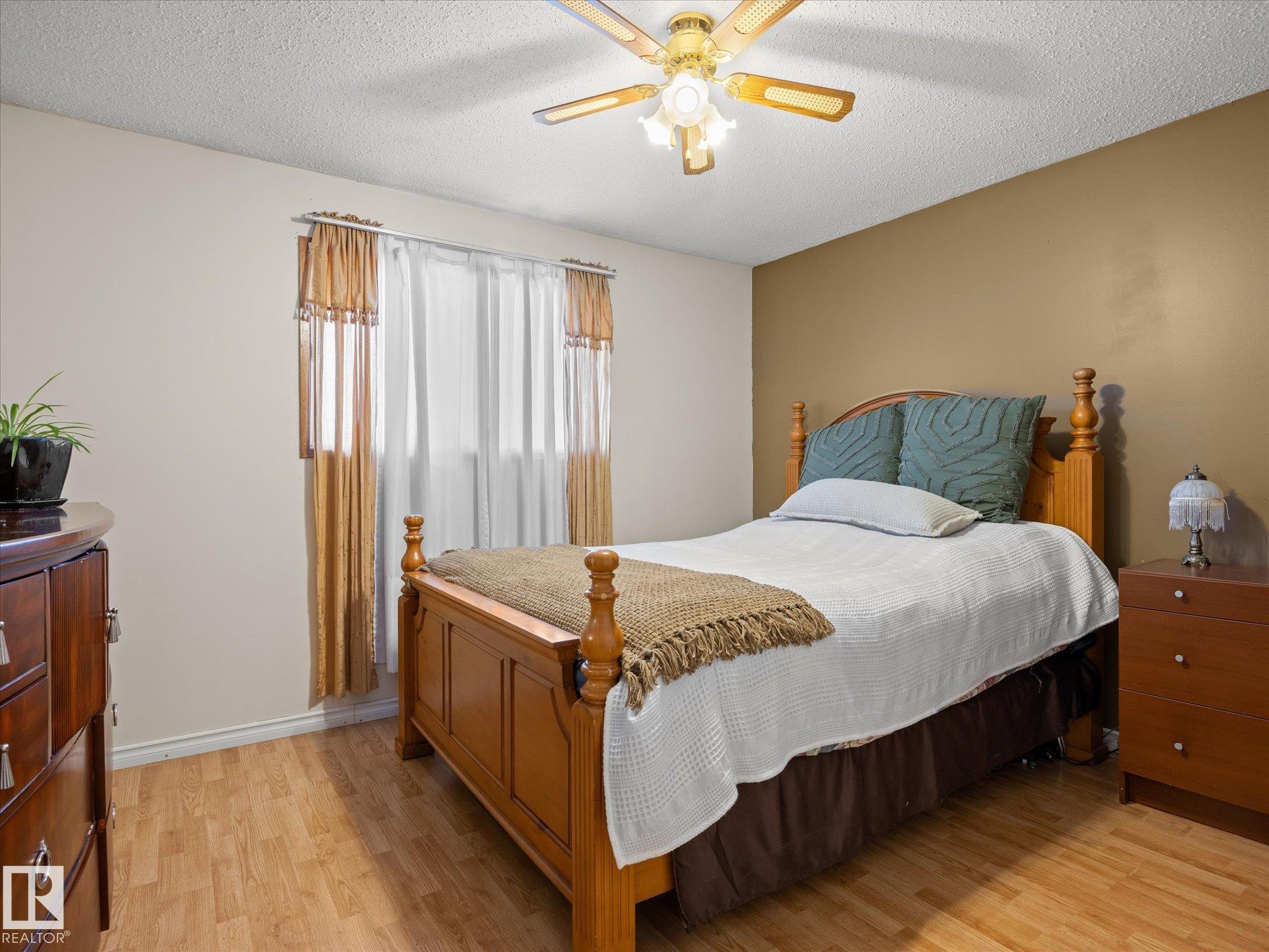 Photo 15 at 11408 165 Avenue NW, Dunluce, Edmonton