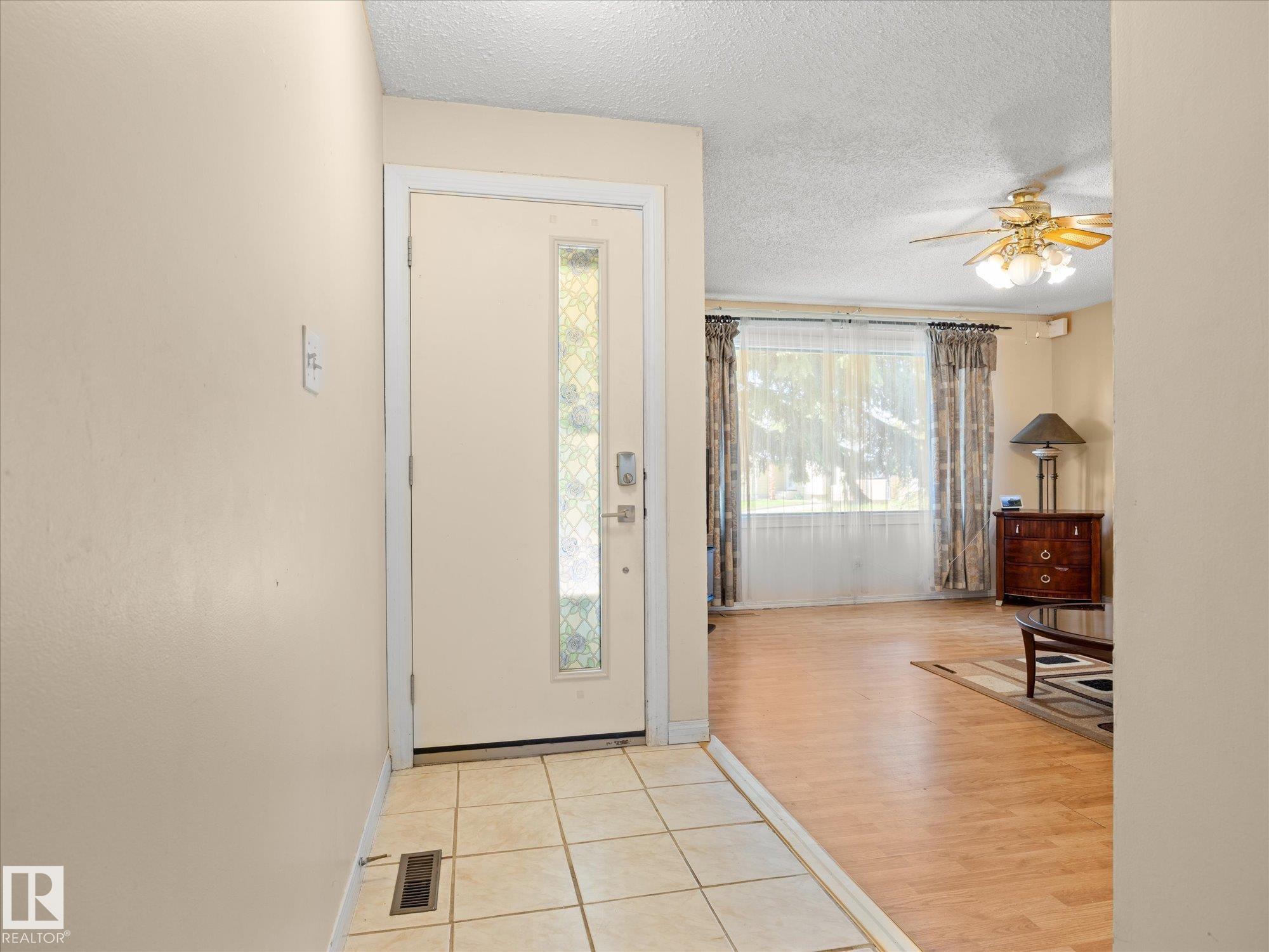 Photo 6 at 11408 165 Avenue NW, Dunluce, Edmonton