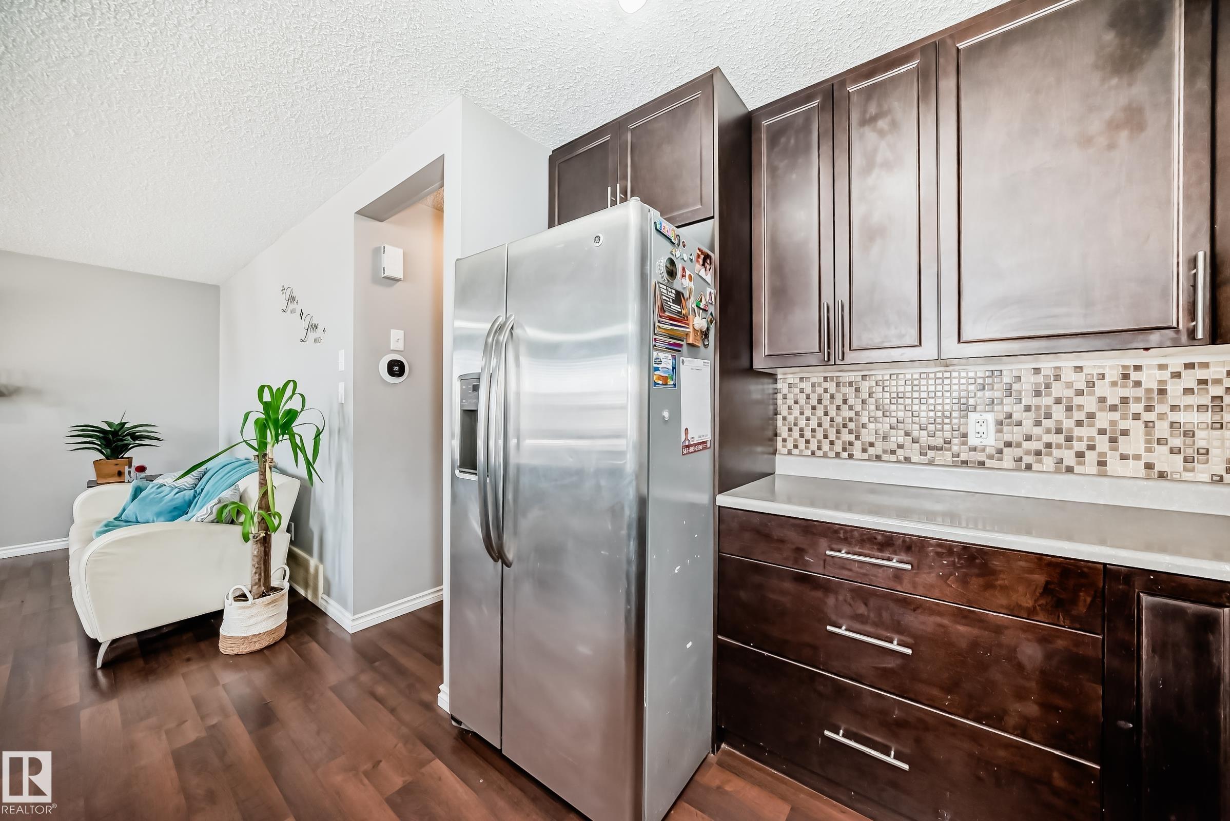 Photo 11 at 3734 9 Street NW, Maple Crest, Edmonton