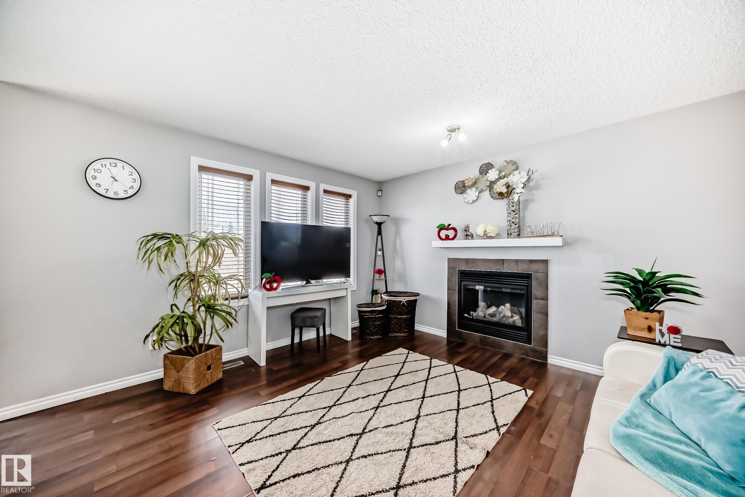 Photo 16 at 3734 9 Street NW, Maple Crest, Edmonton