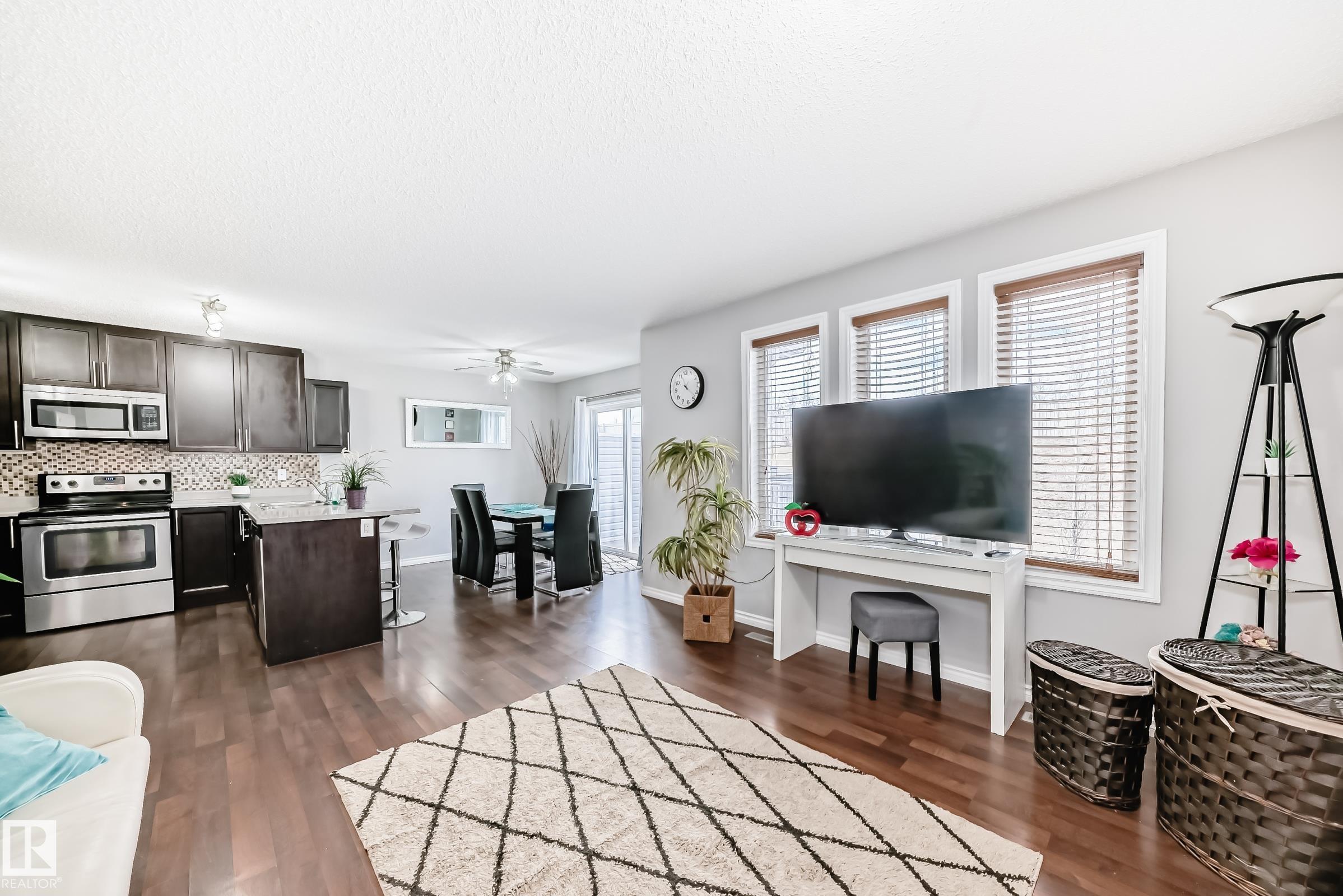 Photo 19 at 3734 9 Street NW, Maple Crest, Edmonton
