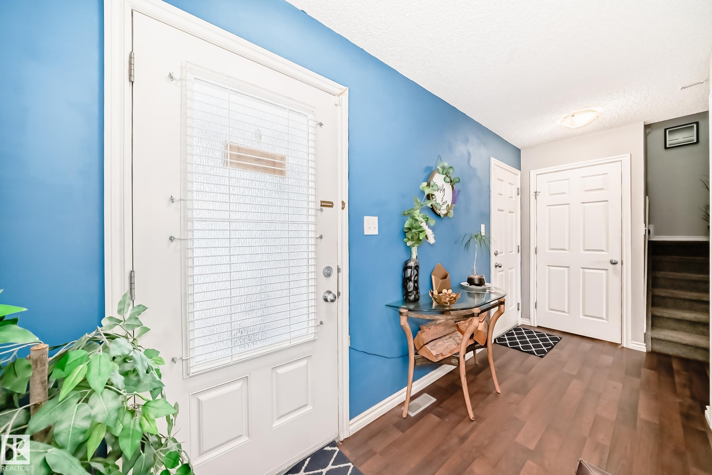 3734 9 Street NW, Maple Crest, Edmonton