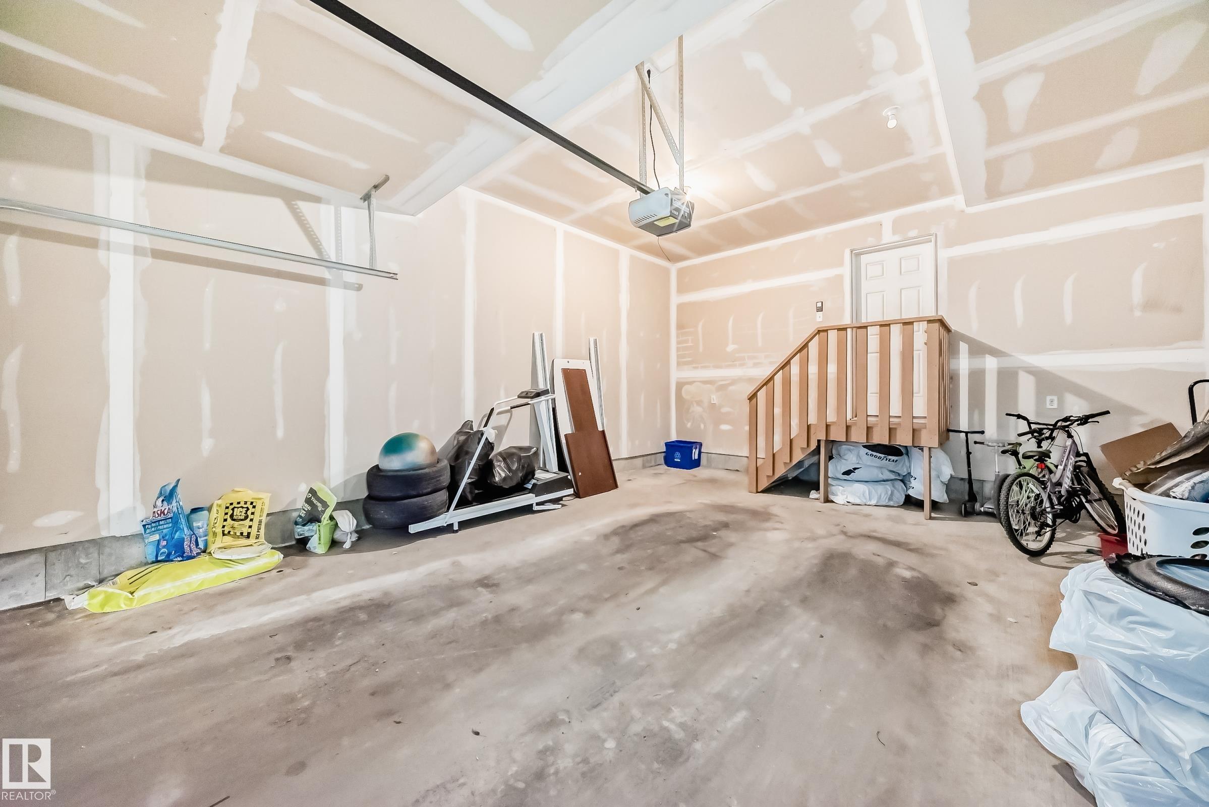 Photo 37 at 3734 9 Street NW, Maple Crest, Edmonton