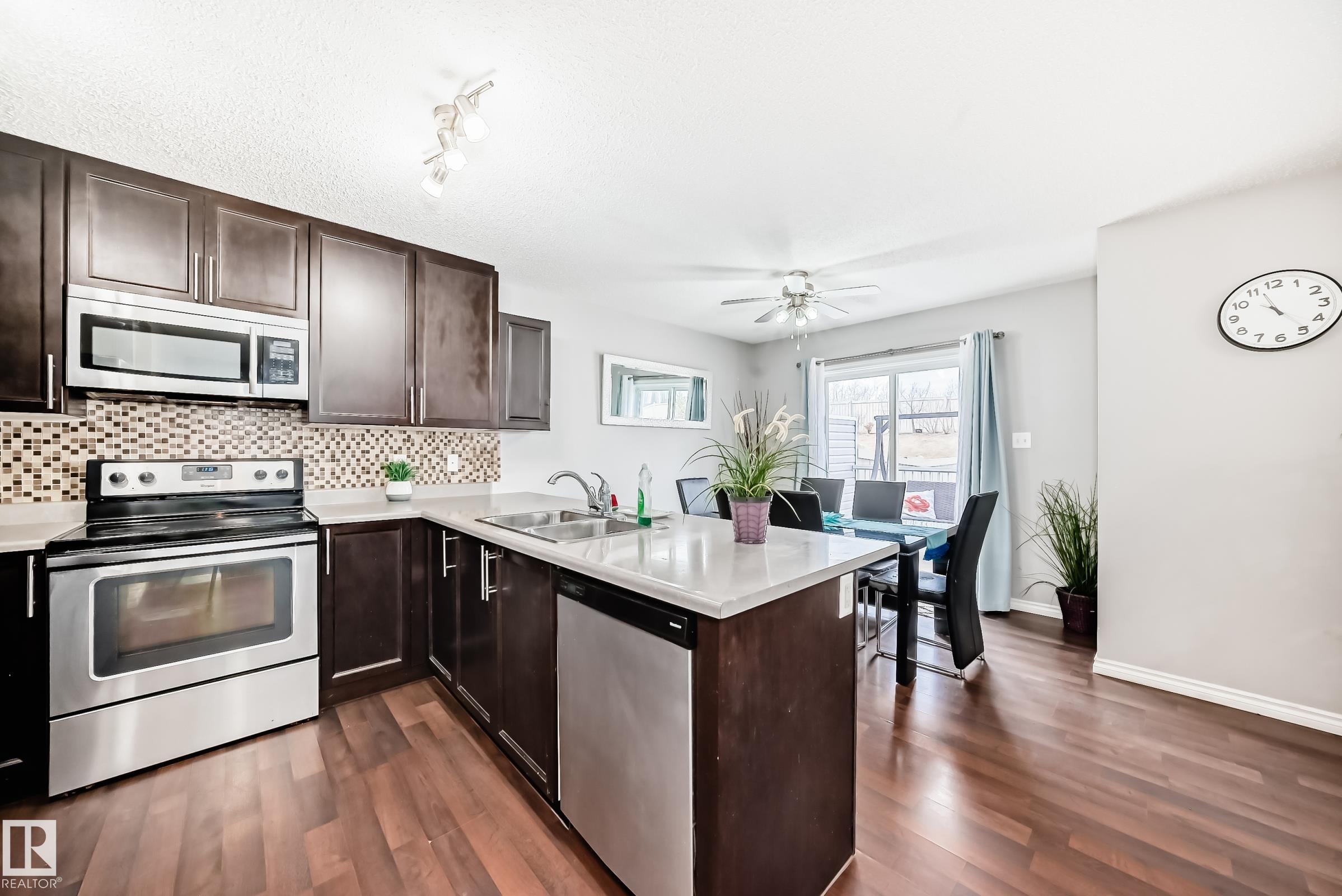 Photo 9 at 3734 9 Street NW, Maple Crest, Edmonton