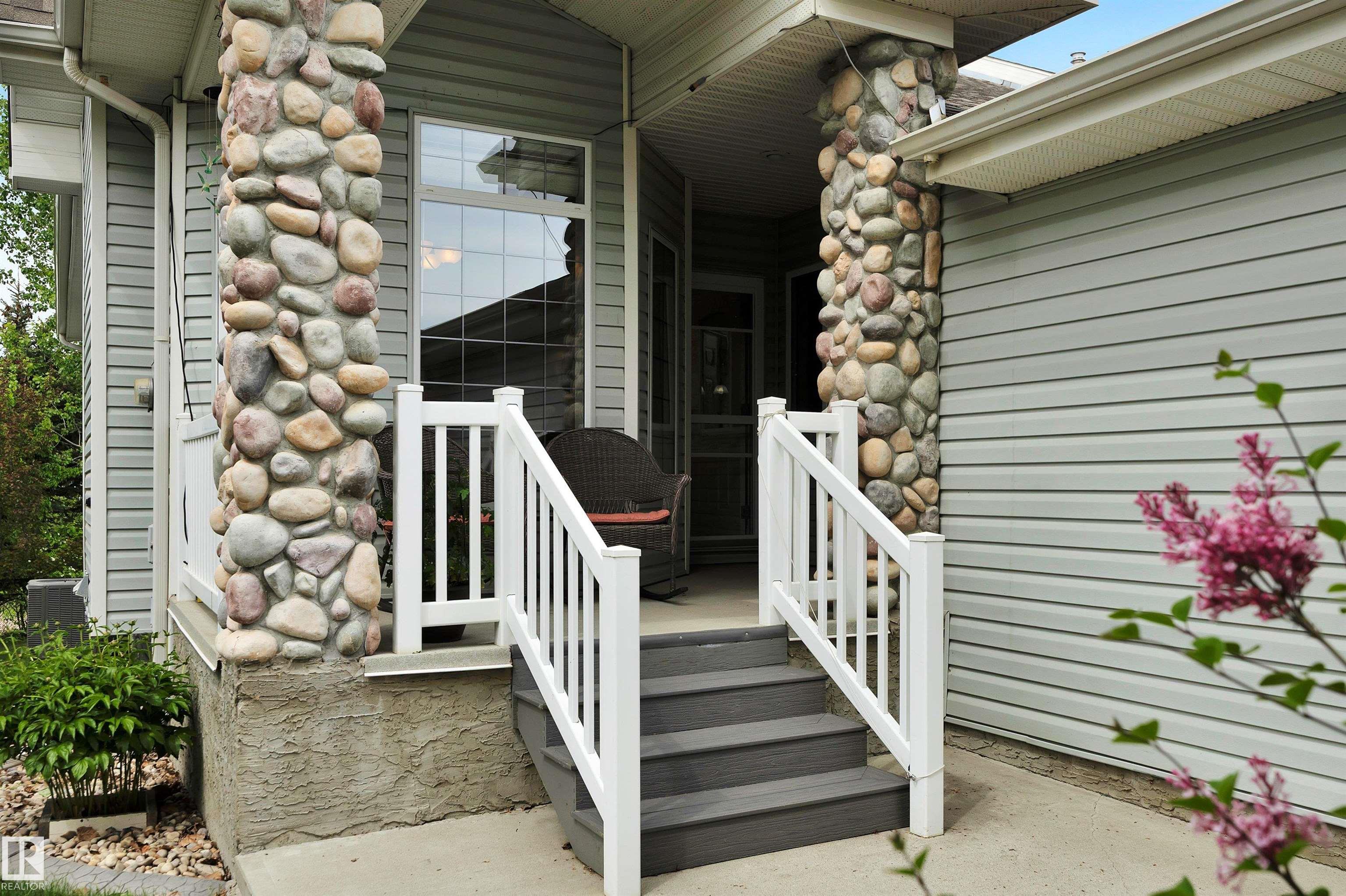 27 Briarwood Village, Graybriar, Stony Plain