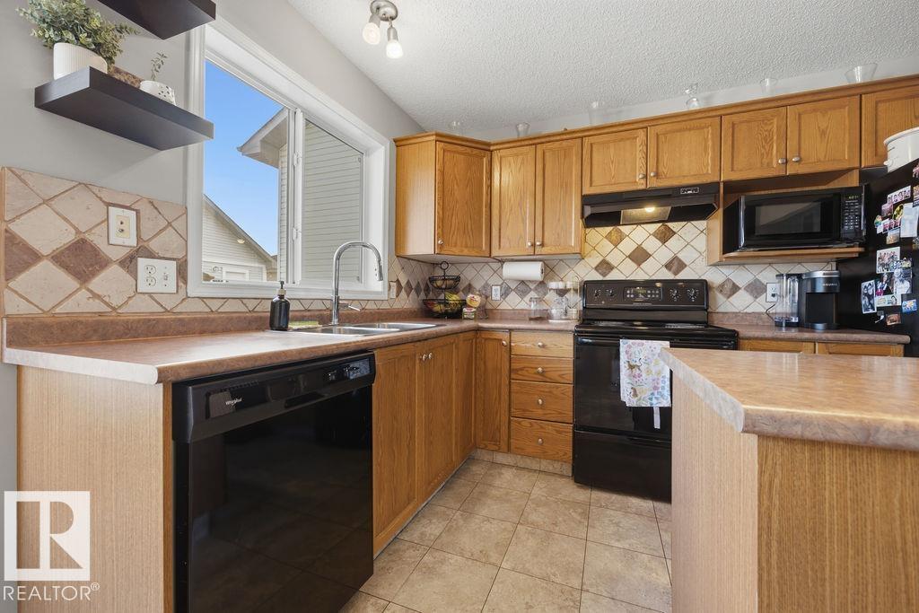 Photo 15 at 4618 Turner Square NW, Terwillegar Towne, Edmonton