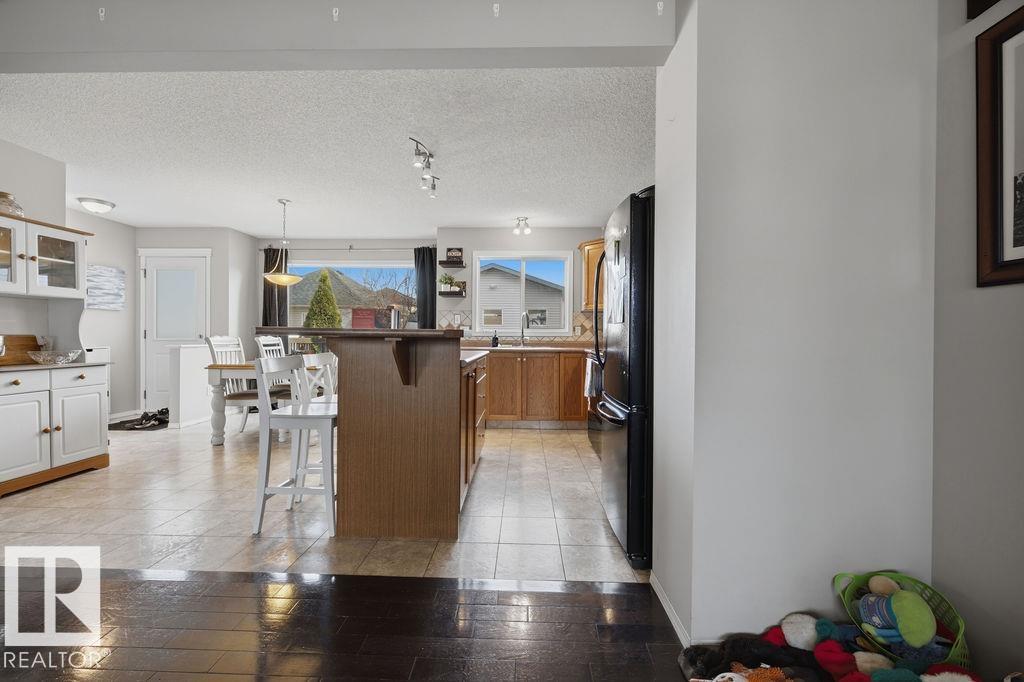Photo 10 at 4618 Turner Square NW, Terwillegar Towne, Edmonton