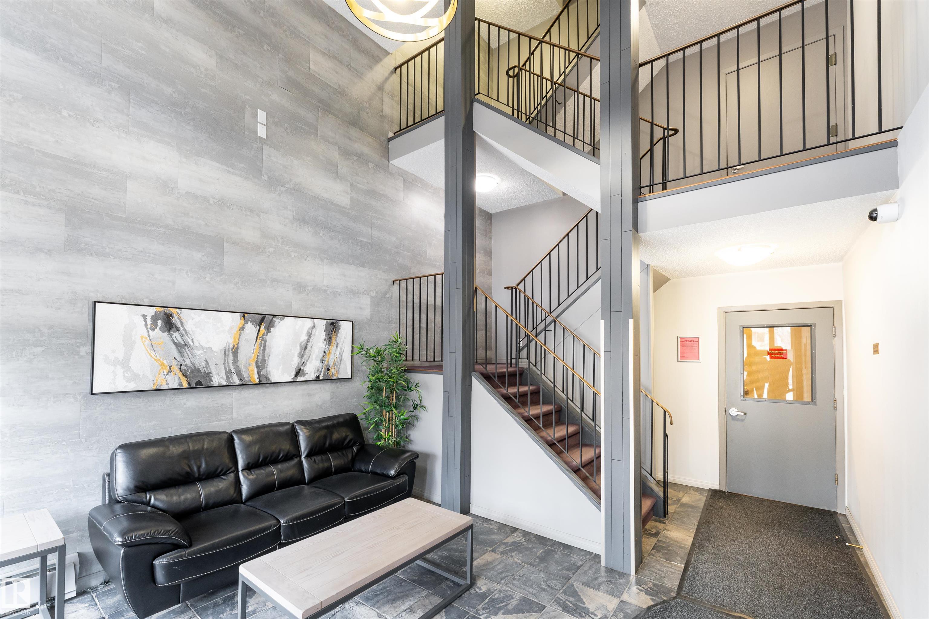 Photo 18 at 26 - 10208 113 Street NW, Wîhkwêntôwin, Edmonton
