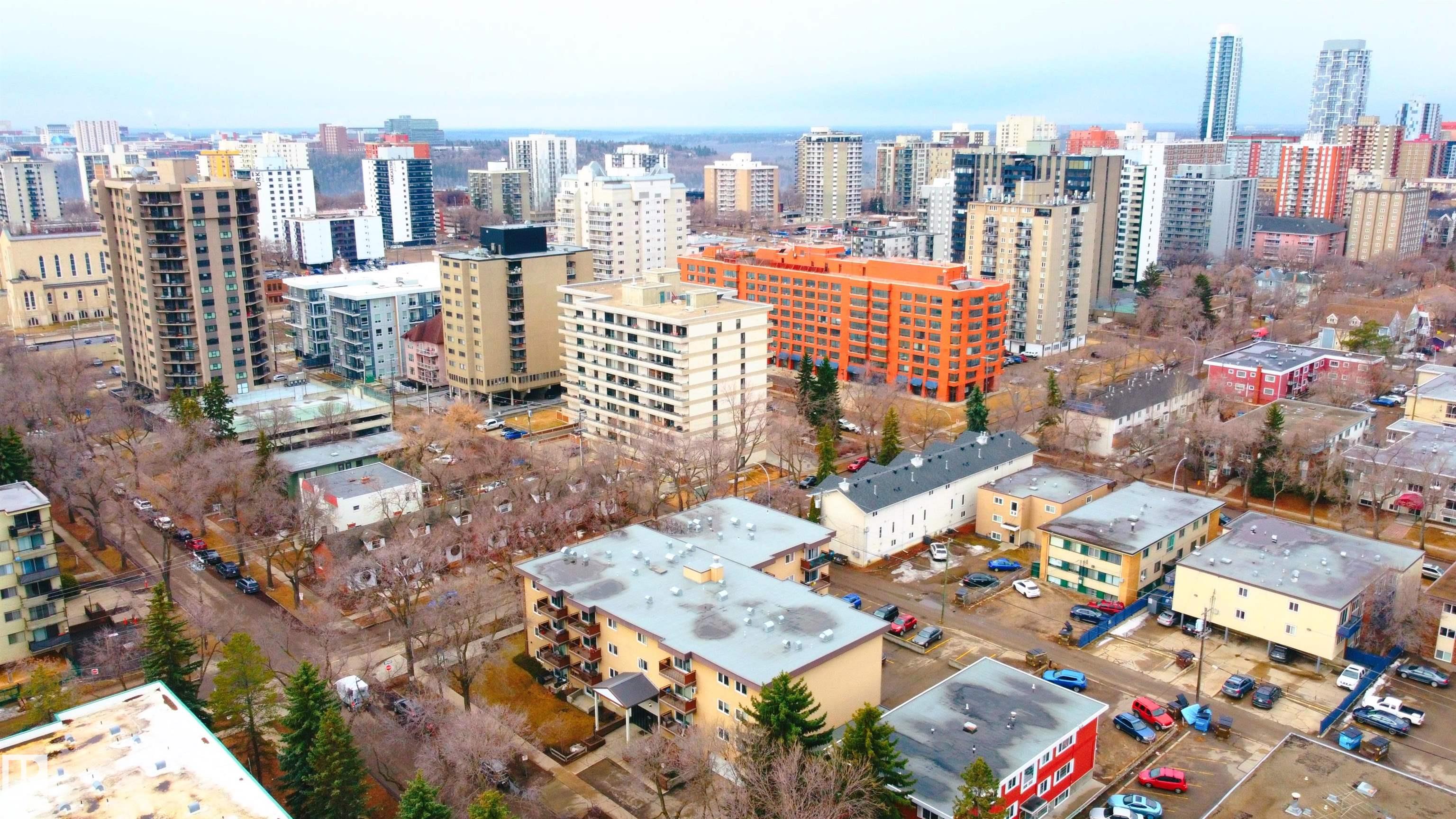 Photo 26 at 26 - 10208 113 Street NW, Wîhkwêntôwin, Edmonton