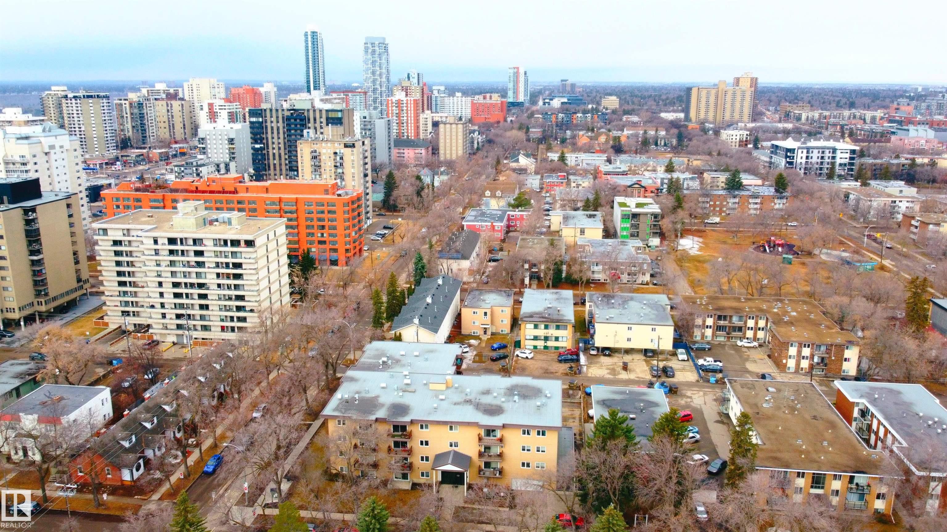 Photo 27 at 26 - 10208 113 Street NW, Wîhkwêntôwin, Edmonton