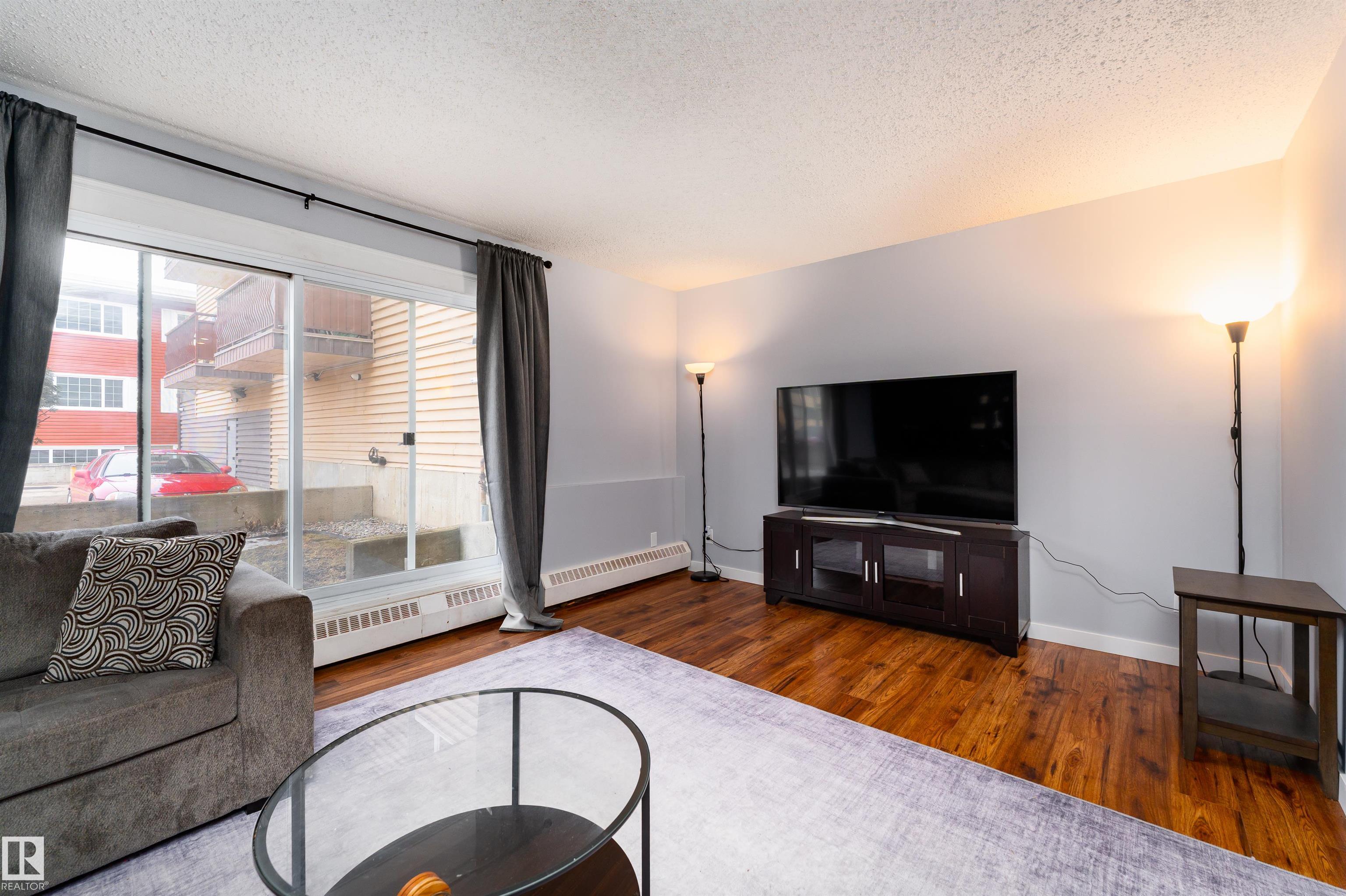 Photo 7 at 26 - 10208 113 Street NW, Wîhkwêntôwin, Edmonton