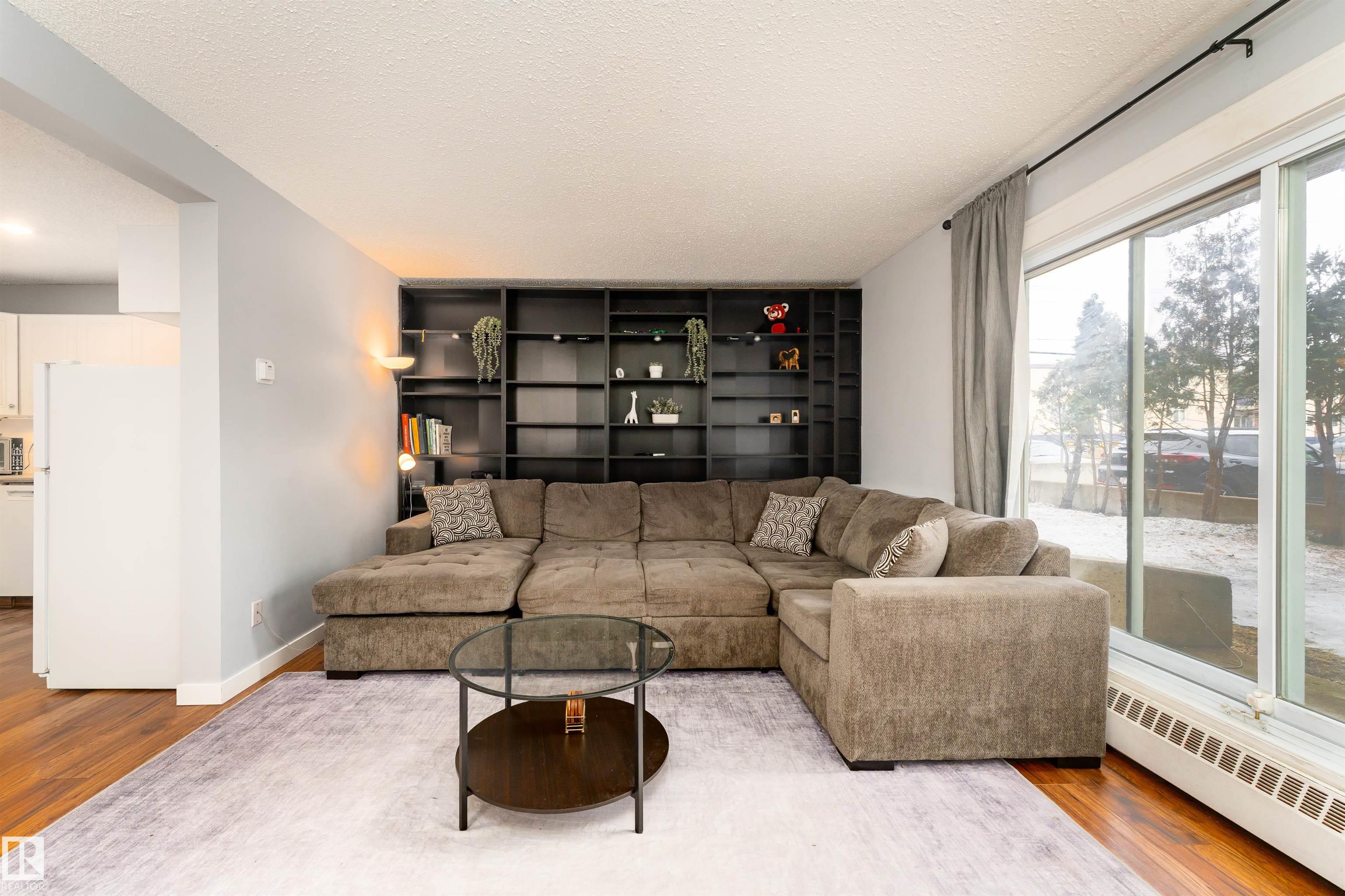 Photo 8 at 26 - 10208 113 Street NW, Wîhkwêntôwin, Edmonton