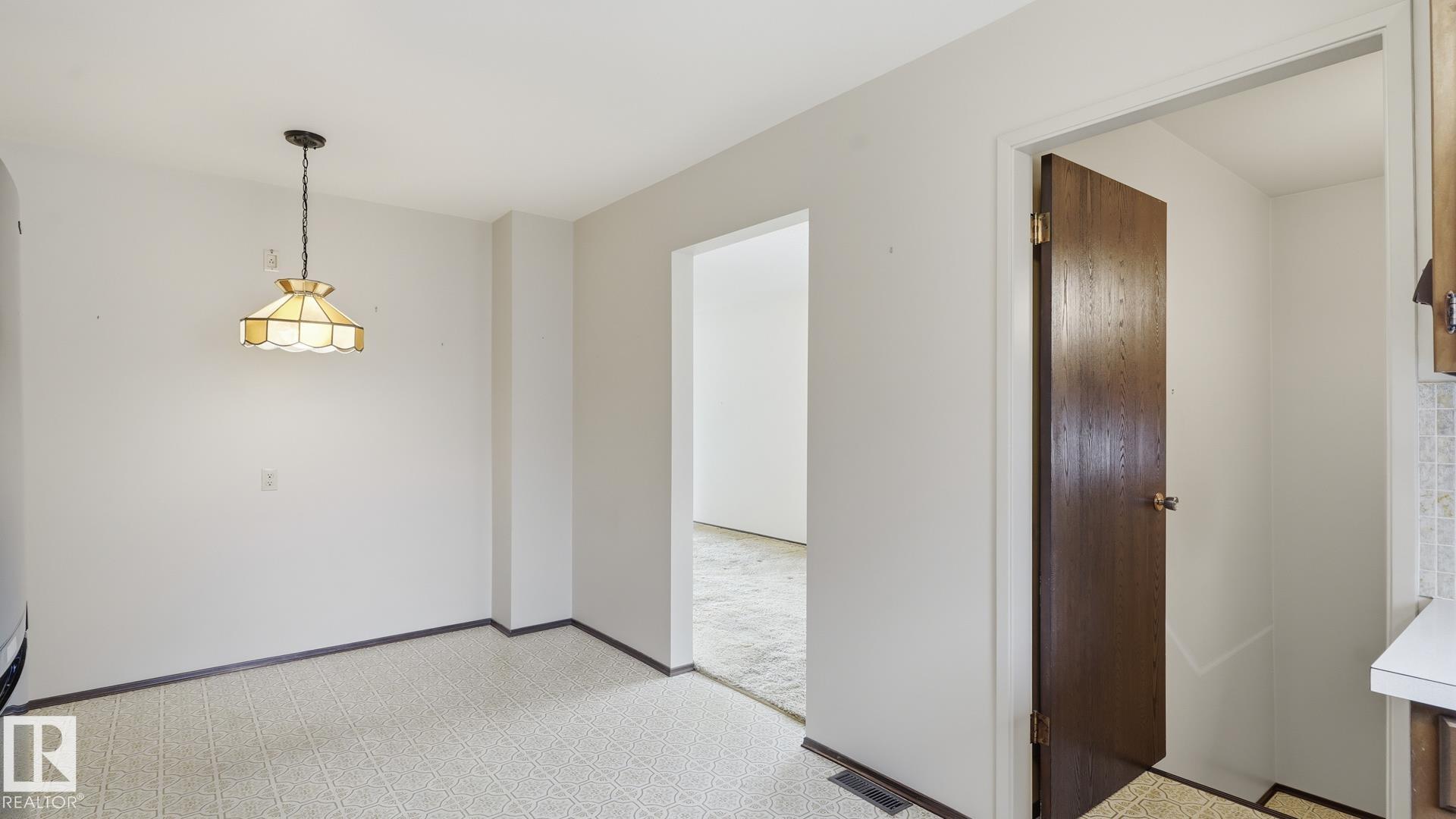 Photo 14 at 7408 40 Avenue NW, Michaels Park, Edmonton