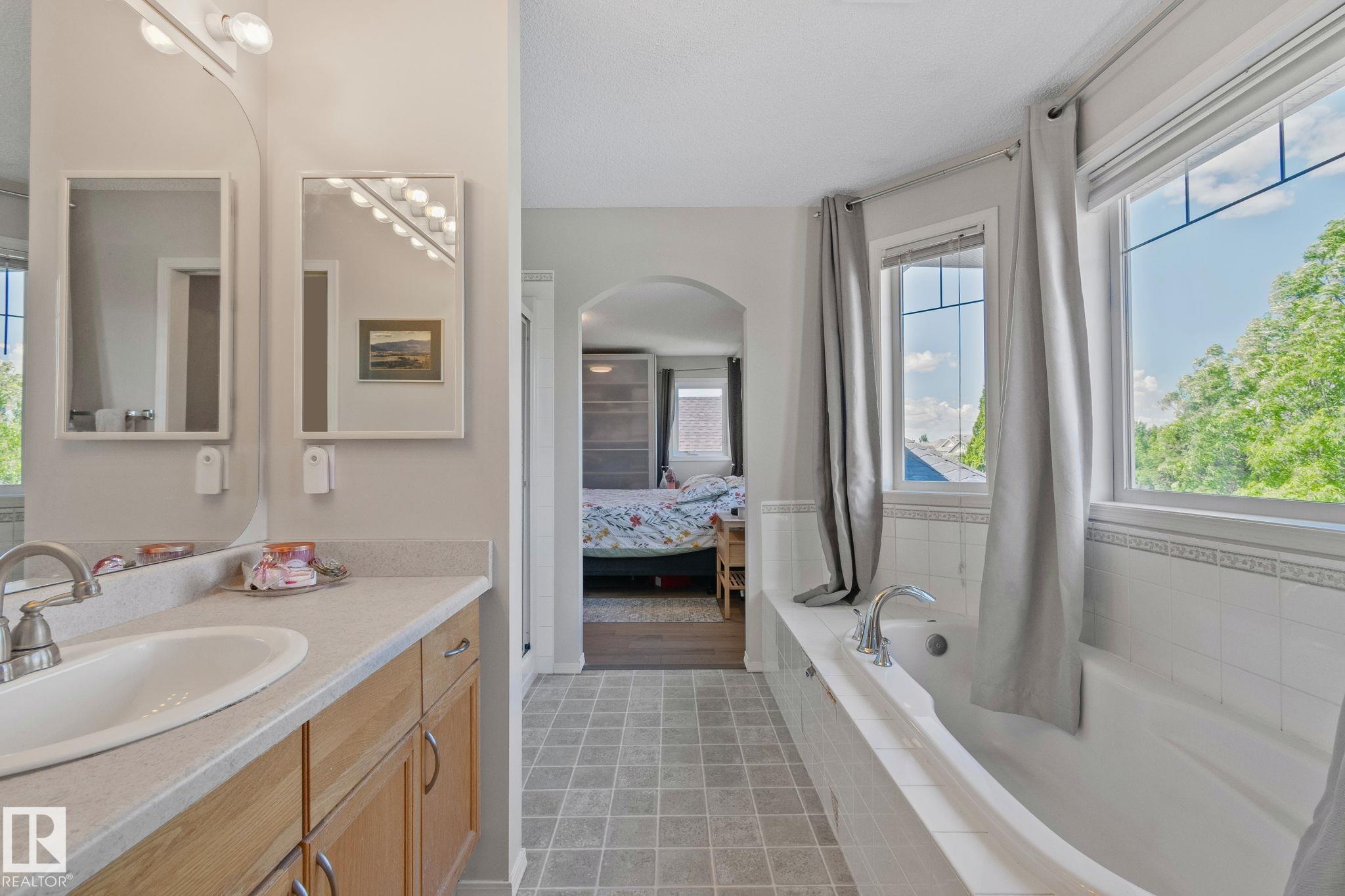 Photo 31 at 591 Byrne Crescent SW, Blackmud Creek, Edmonton