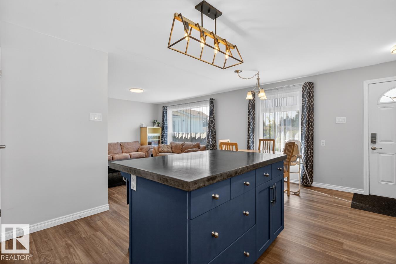 Photo 7 at 152 Warwick Road NW, Dunluce, Edmonton