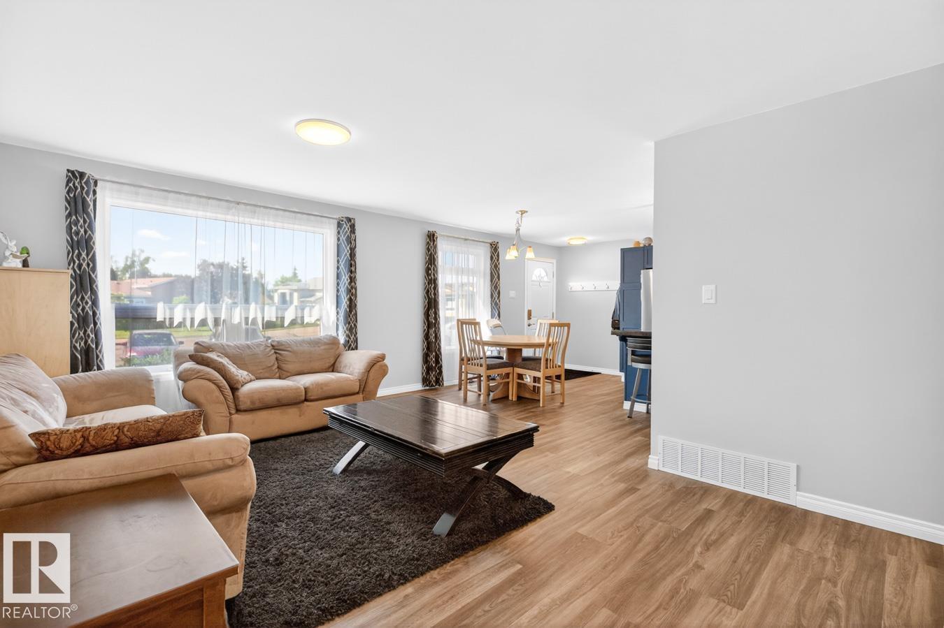 Photo 10 at 152 Warwick Road NW, Dunluce, Edmonton