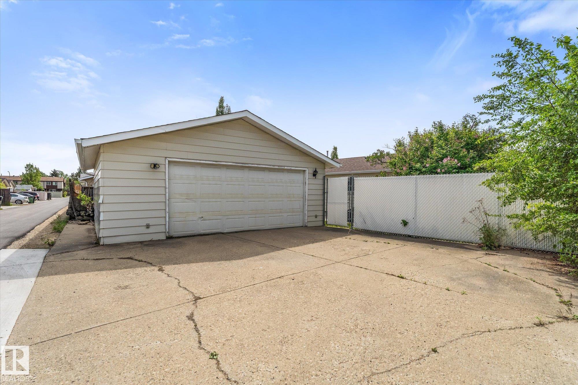 Photo 38 at 13840 30 Street NW, Hairsine, Edmonton