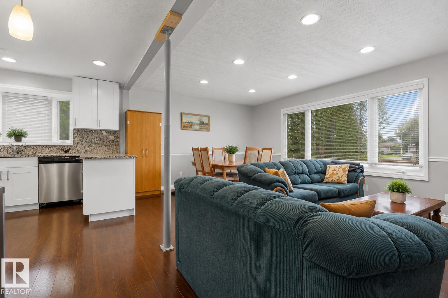 11234 40 Avenue NW, Royal Gardens, Edmonton