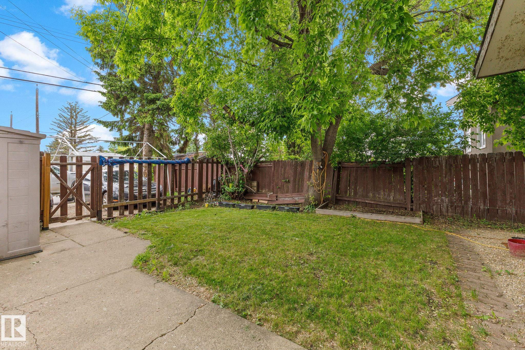 Photo 26 at 11234 40 Avenue NW, Royal Gardens, Edmonton