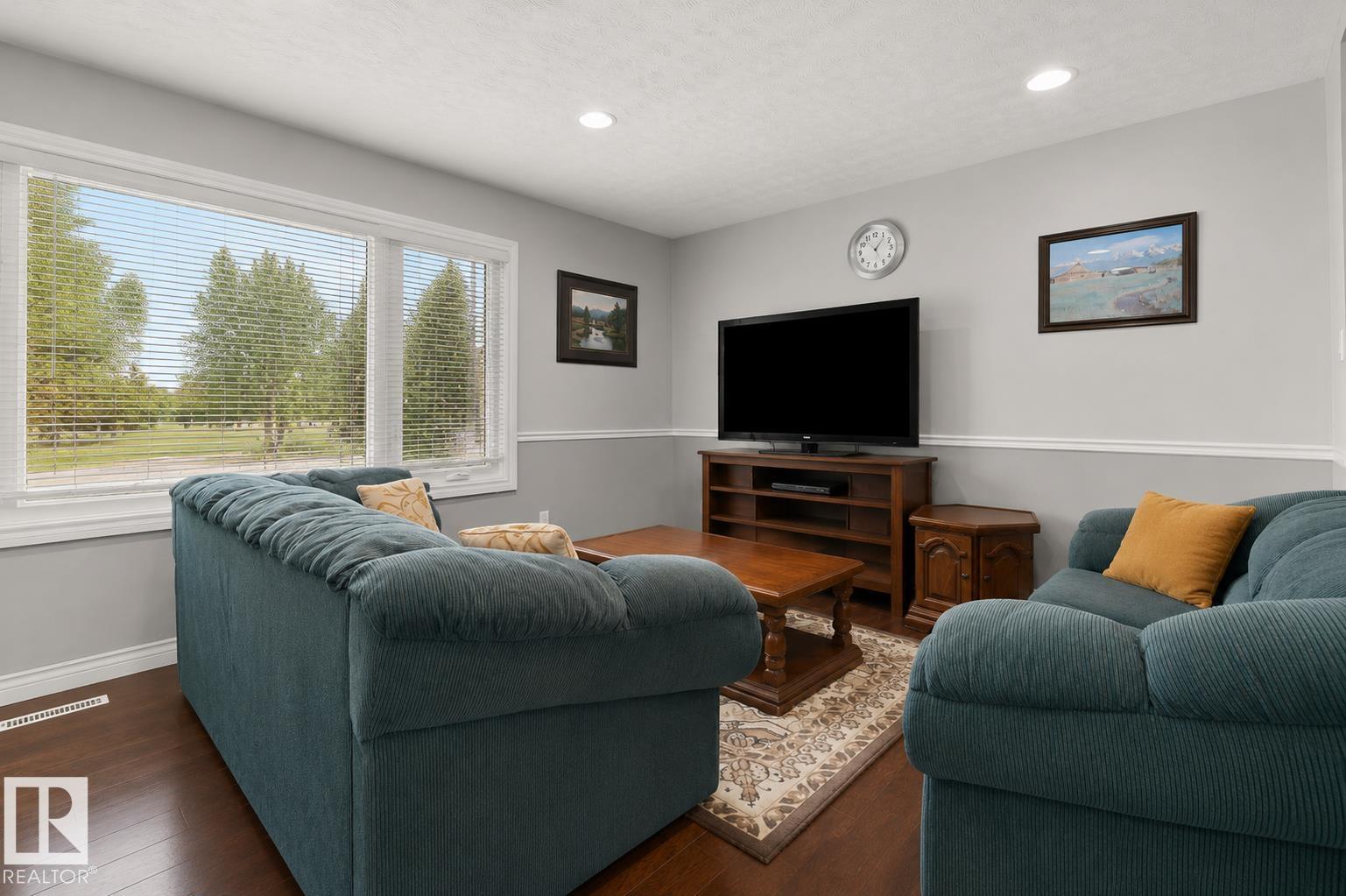 11234 40 Avenue NW, Royal Gardens, Edmonton