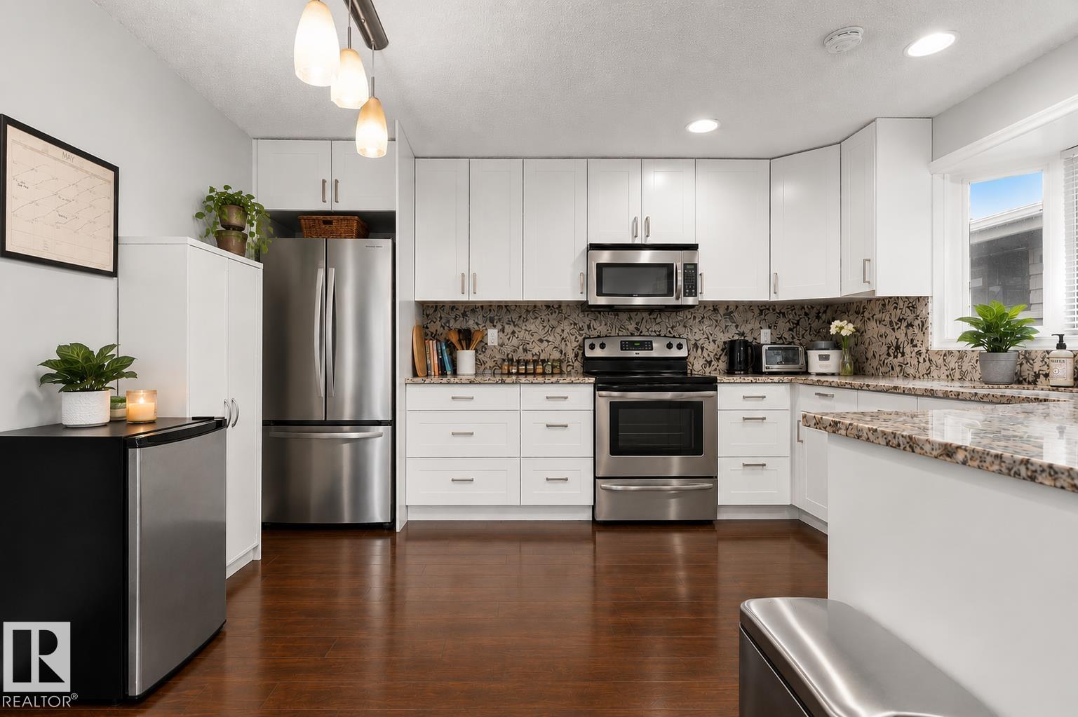 11234 40 Avenue NW, Royal Gardens, Edmonton