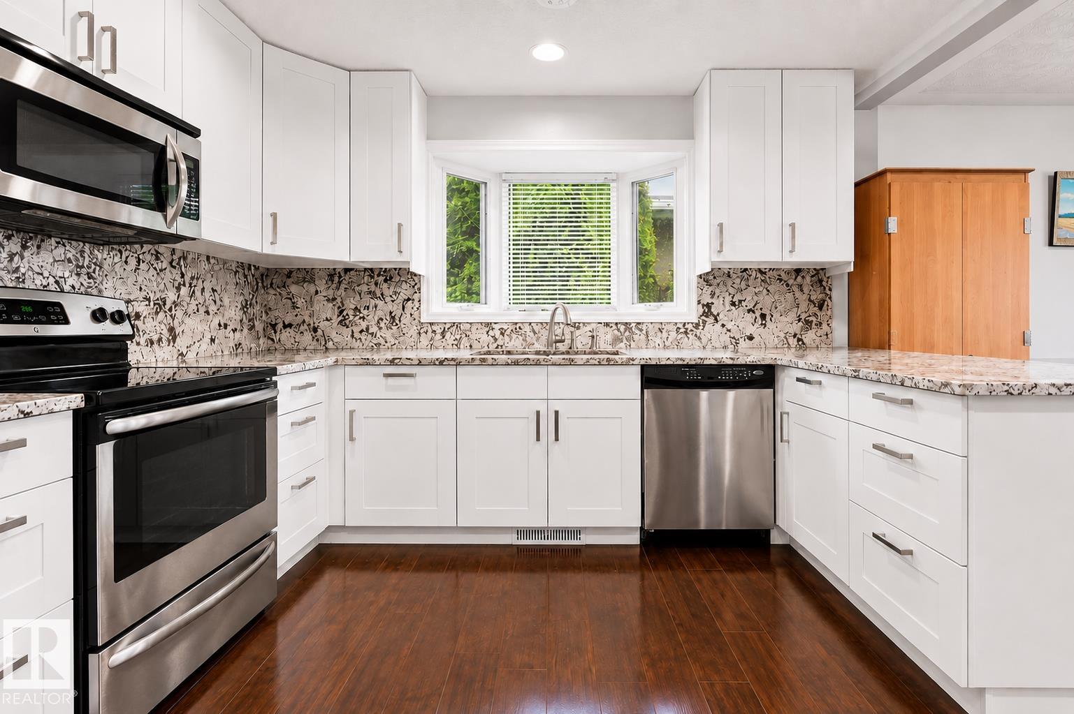 Photo 6 at 11234 40 Avenue NW, Royal Gardens, Edmonton